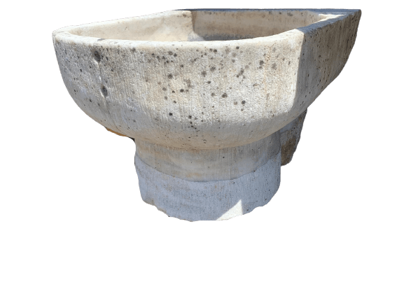 Piccola fontana a muro in marmo