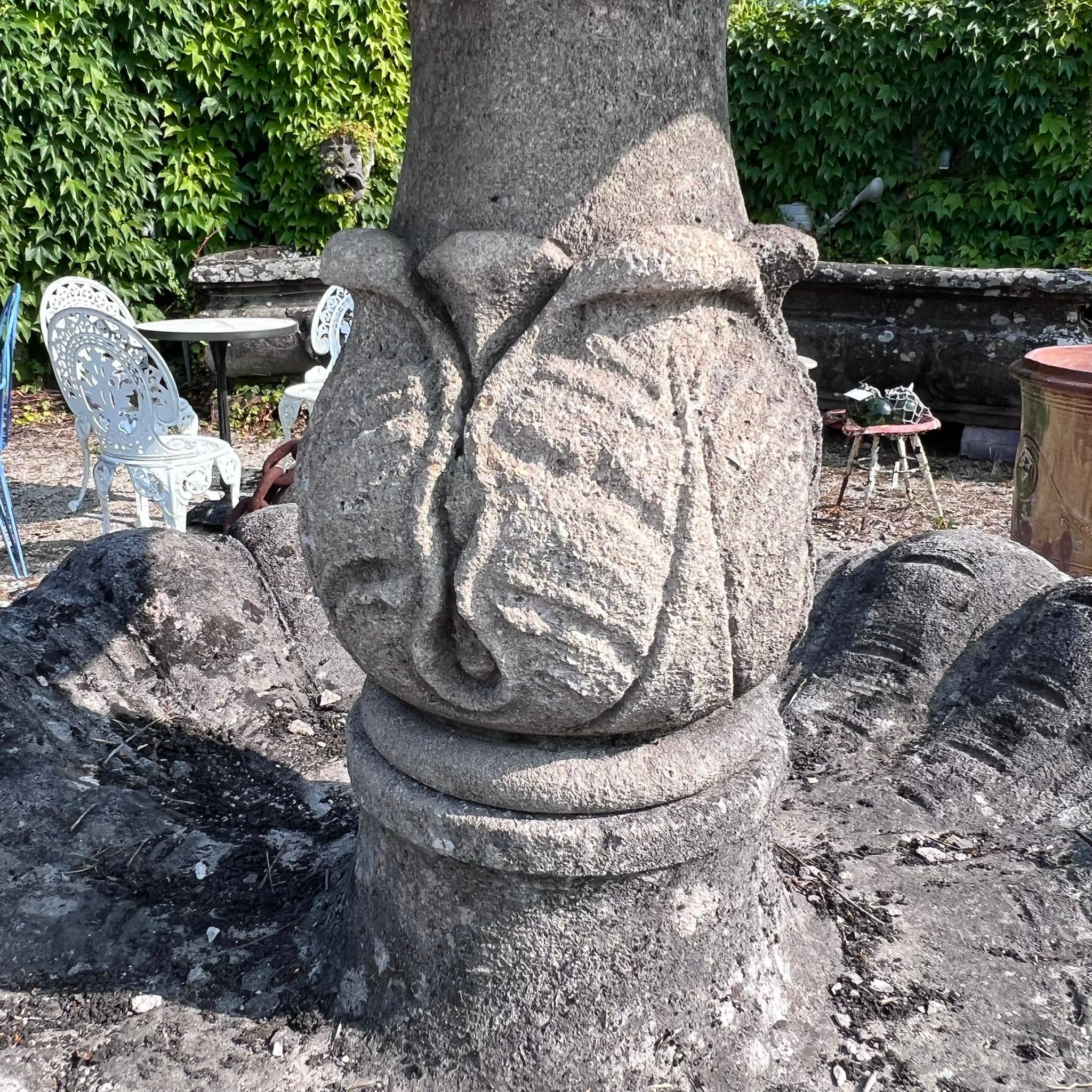 Fountain centerpiece in Vicenza stone