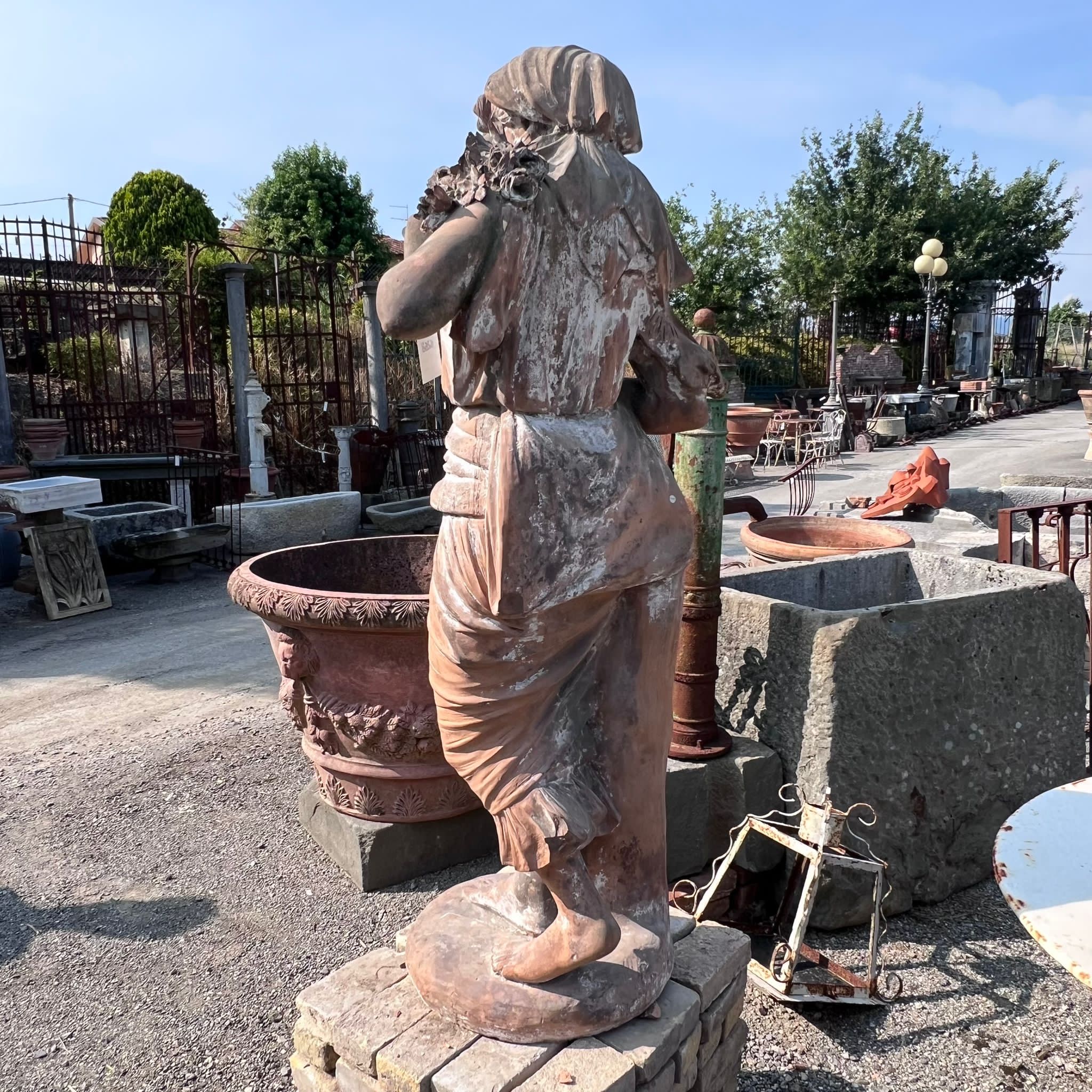 Coppia di statue in cotto