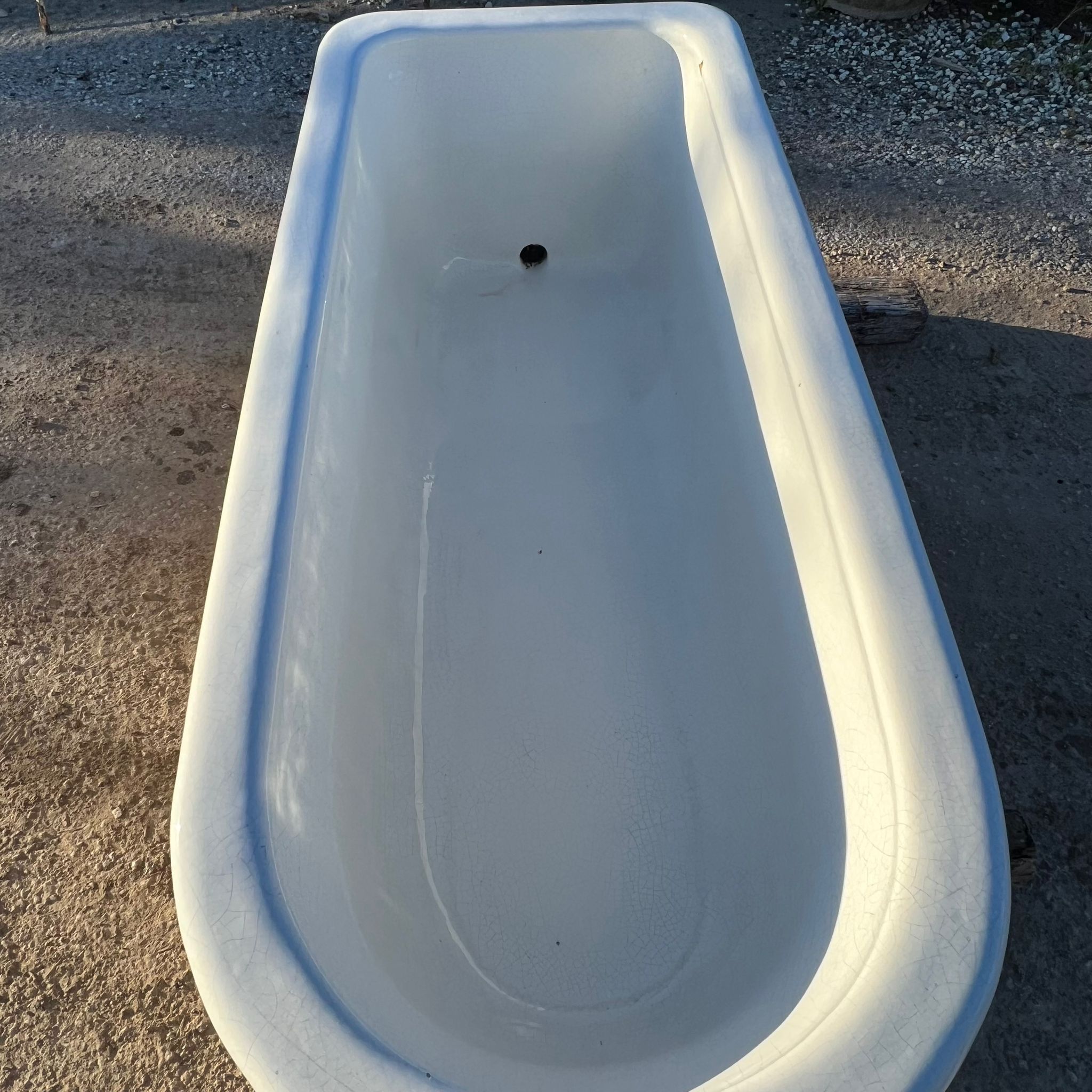 Enamelled tub