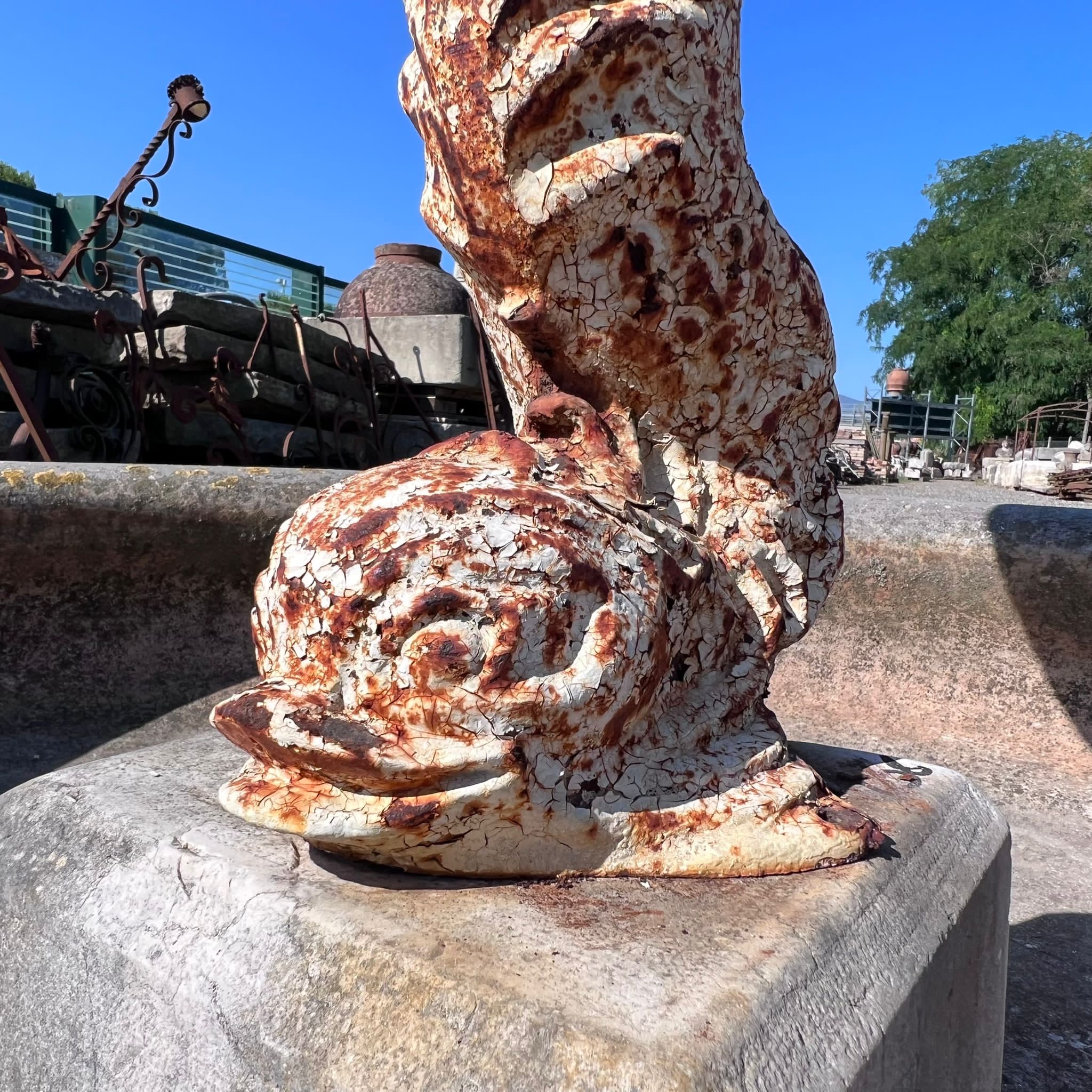 Round agglomerate tub