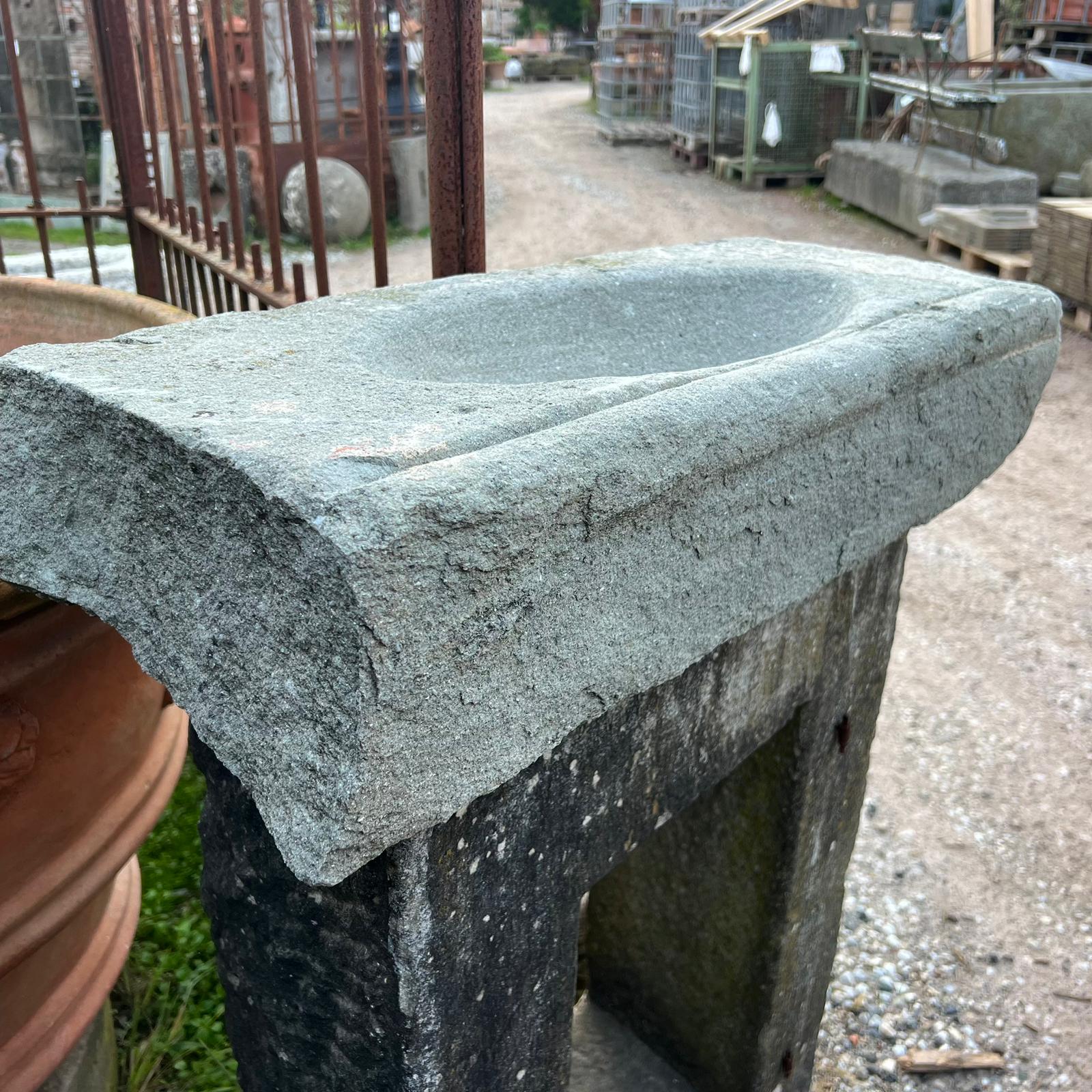 Lavandino in pietra - LAV 127