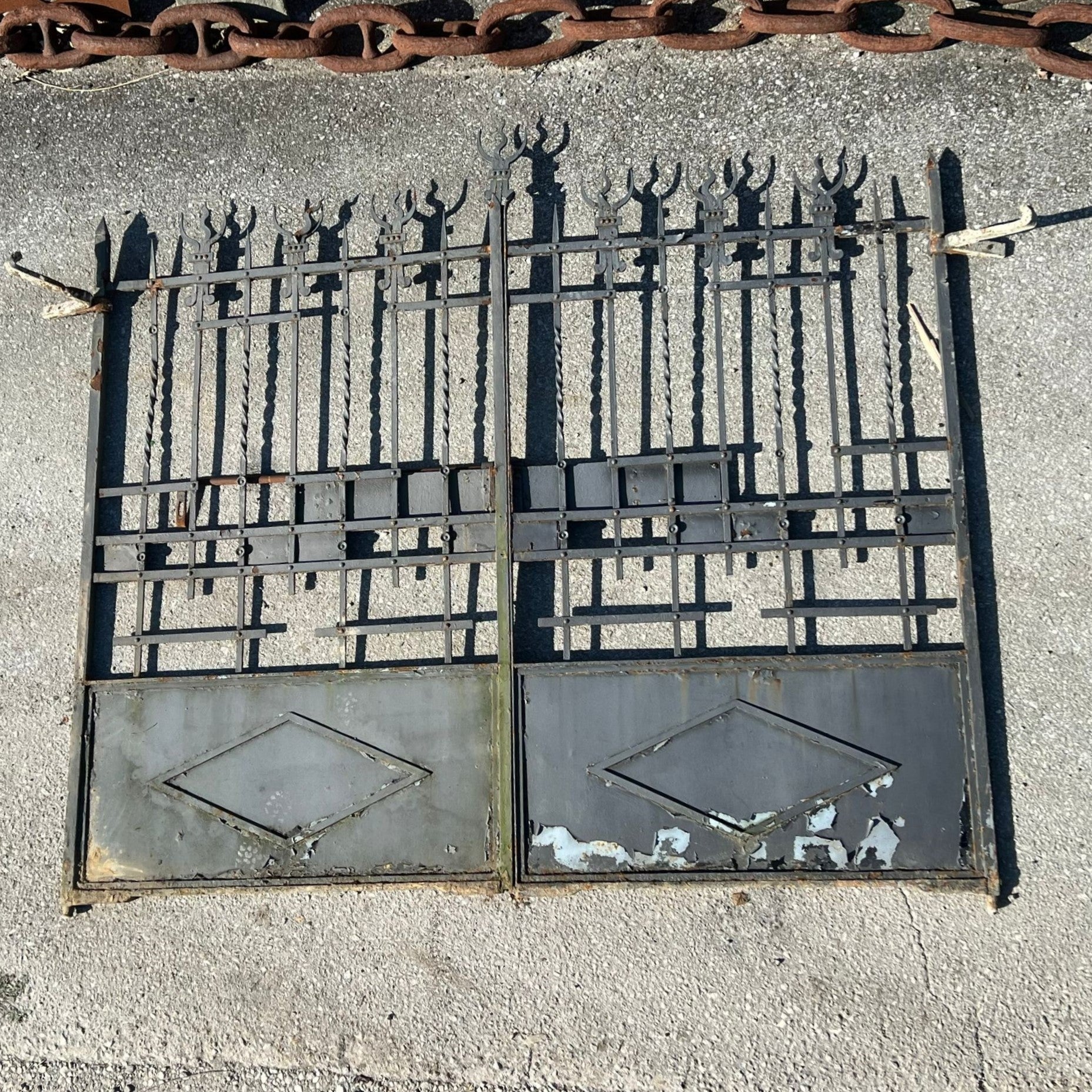 Cancello in ferro con pedonale