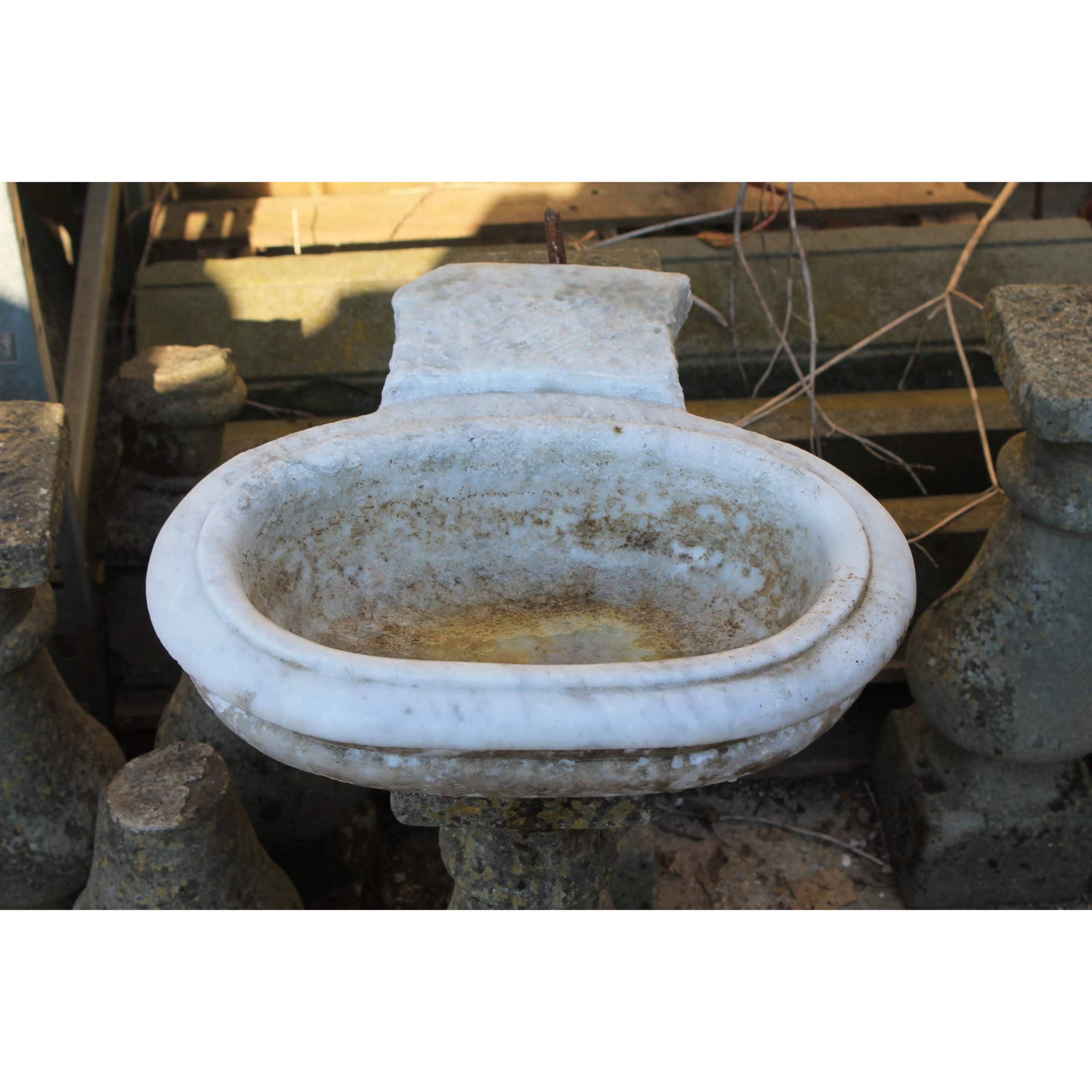 Acquasantiera in marmo piccola semplice 