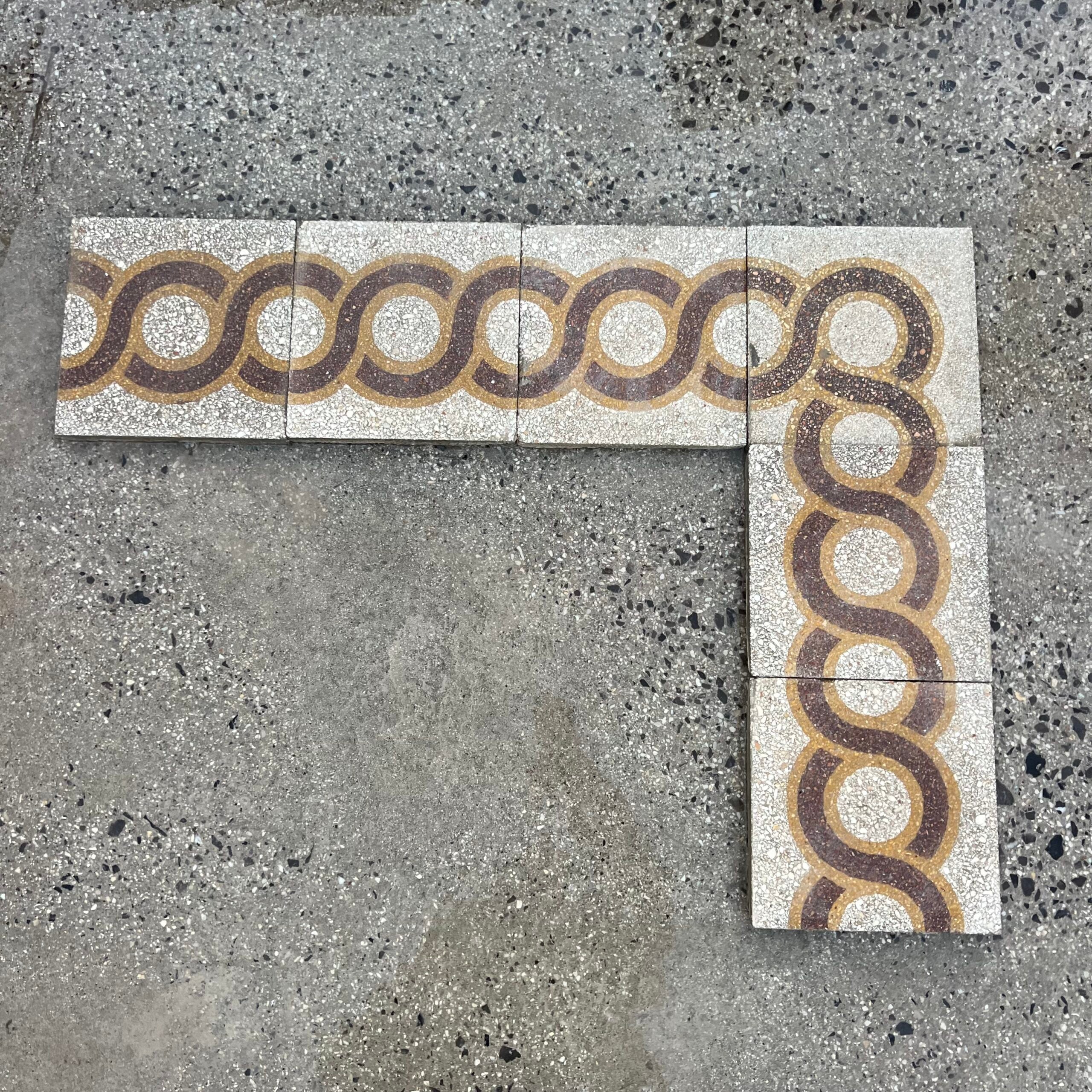 Antica cornice in graniglia 