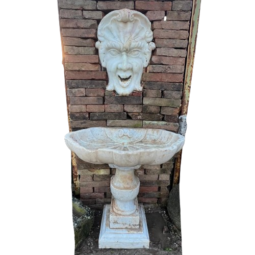 Antica fontana di recupero 