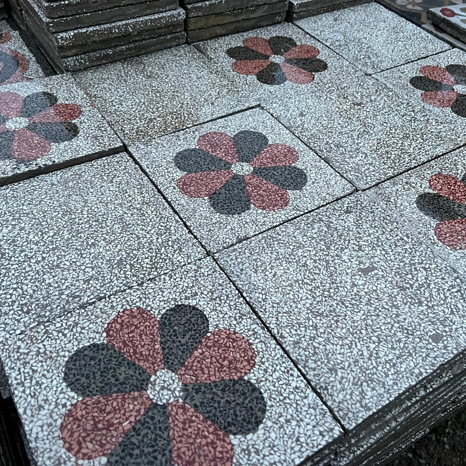 Antica graniglia rossa e nera 