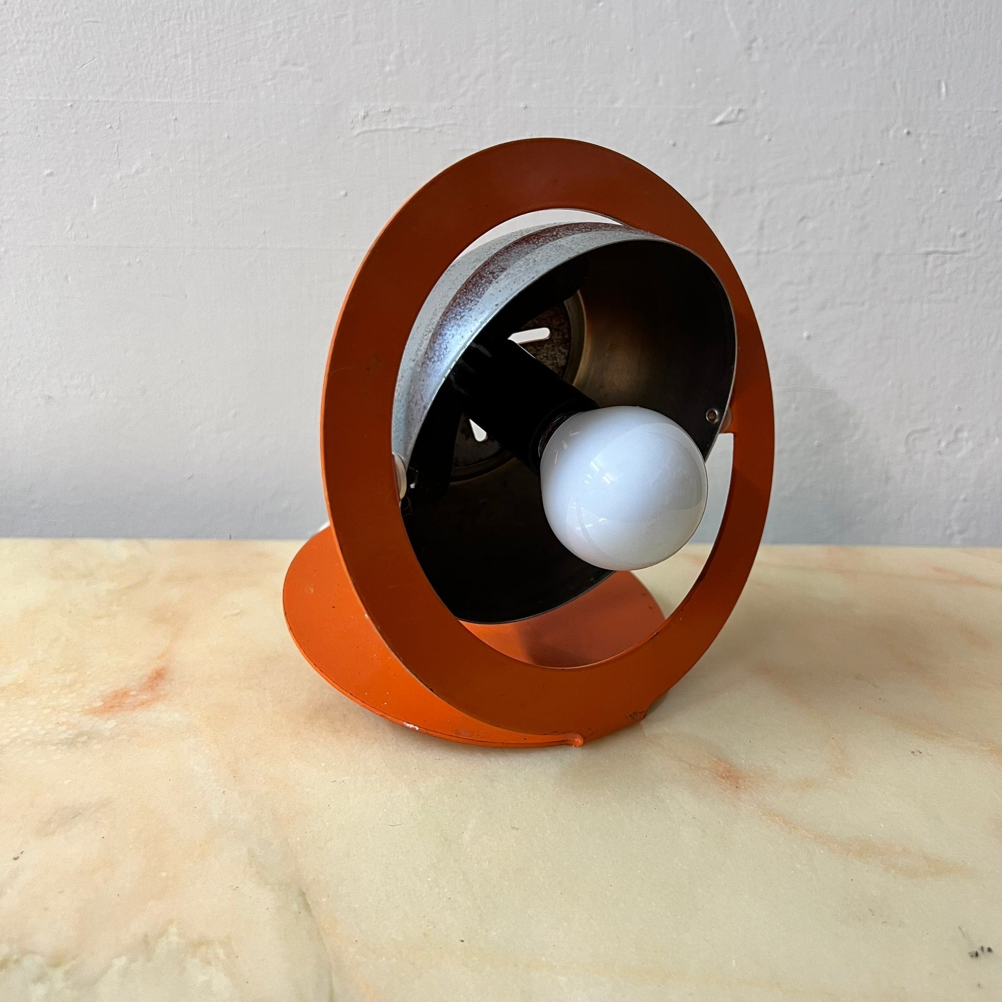 Vecchia lampada rotonda 