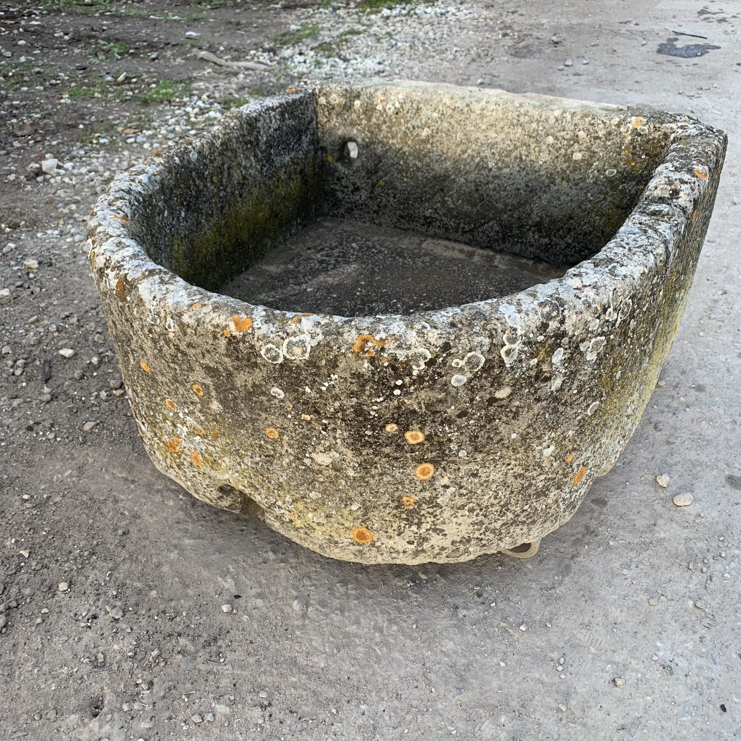Antica vasca a mezzaluna 