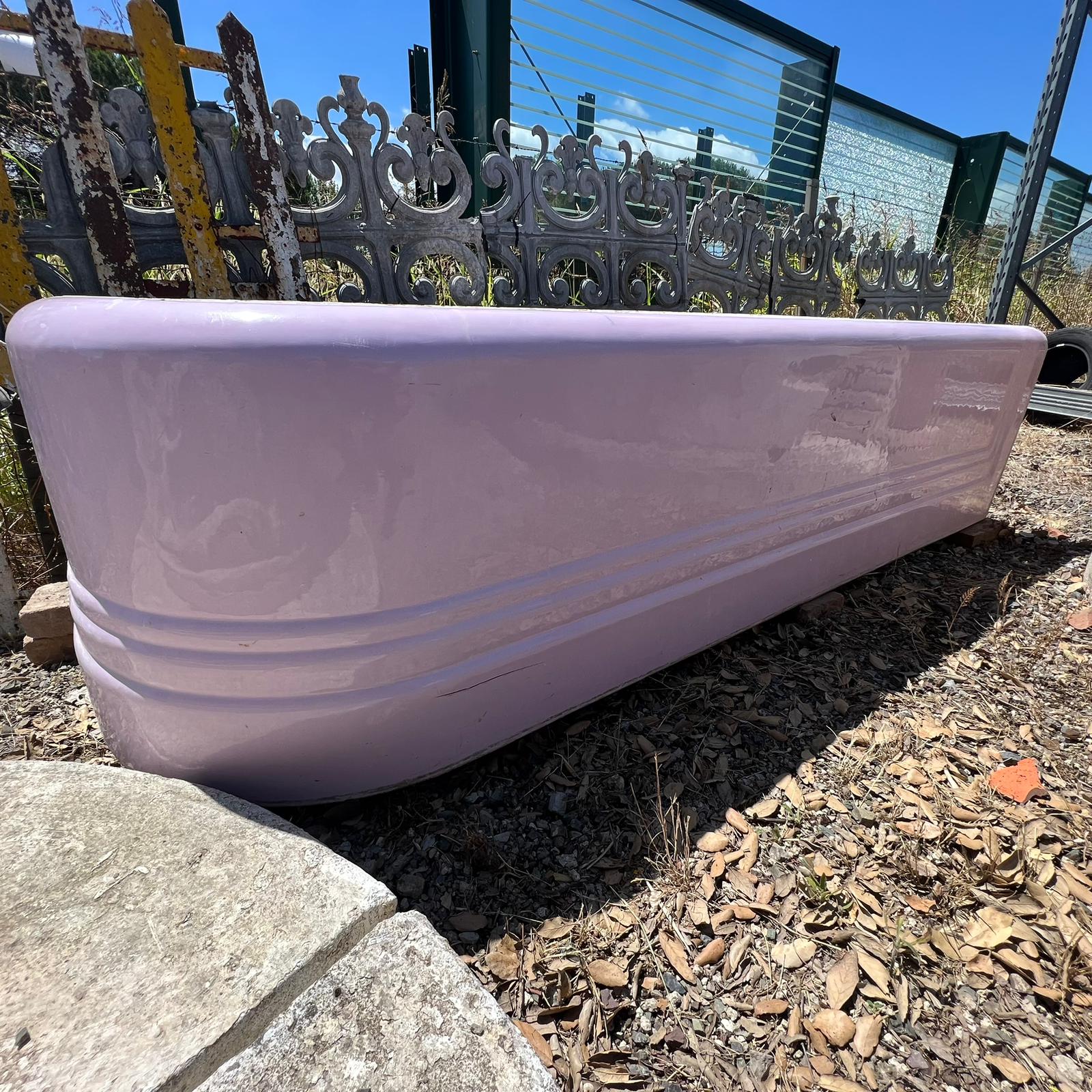 Antica vasca colorata