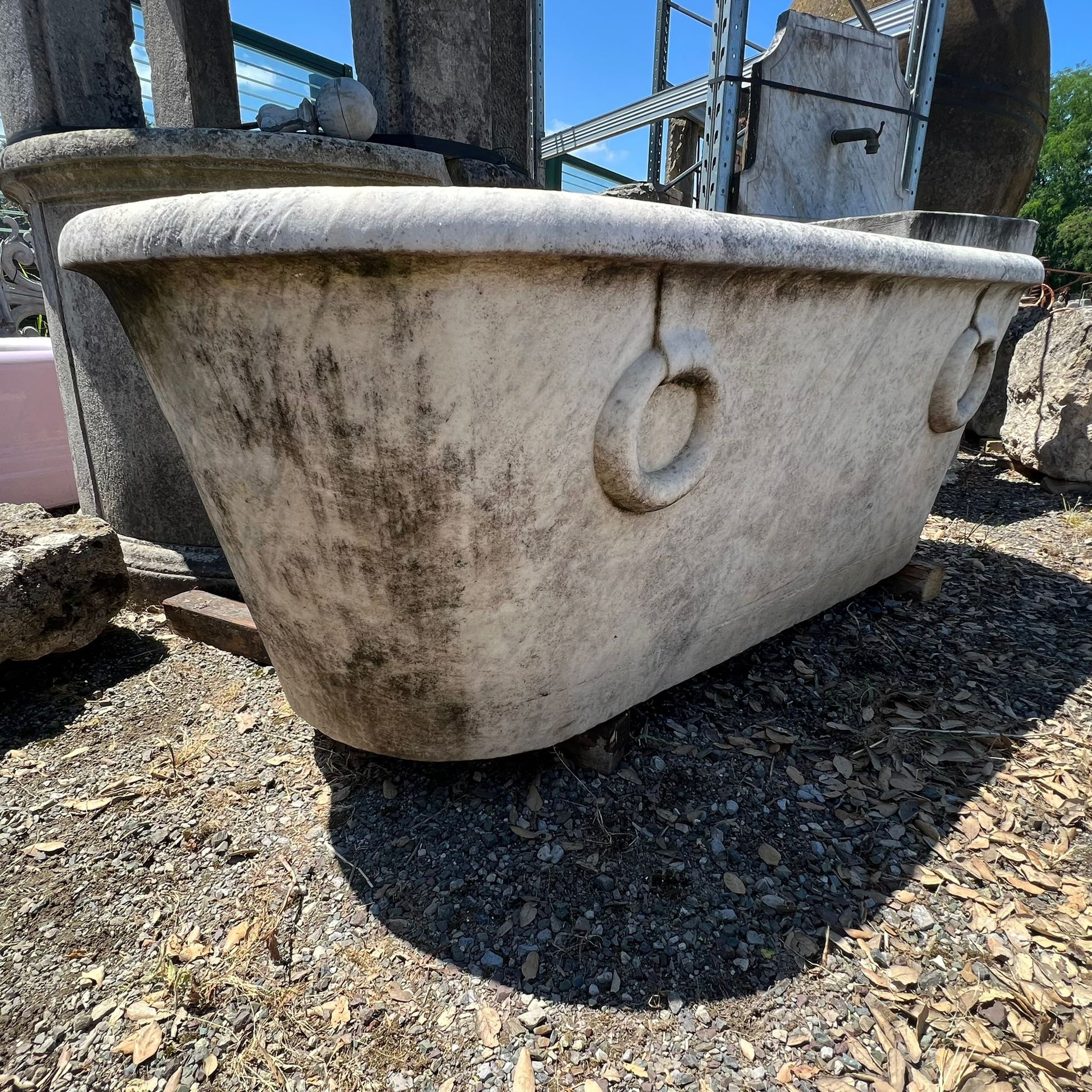 Antica vasca in marmo 