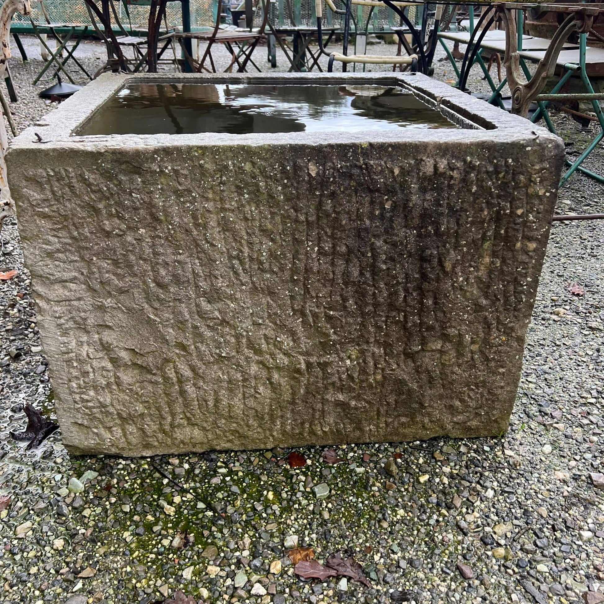Antica vasca in pietra 