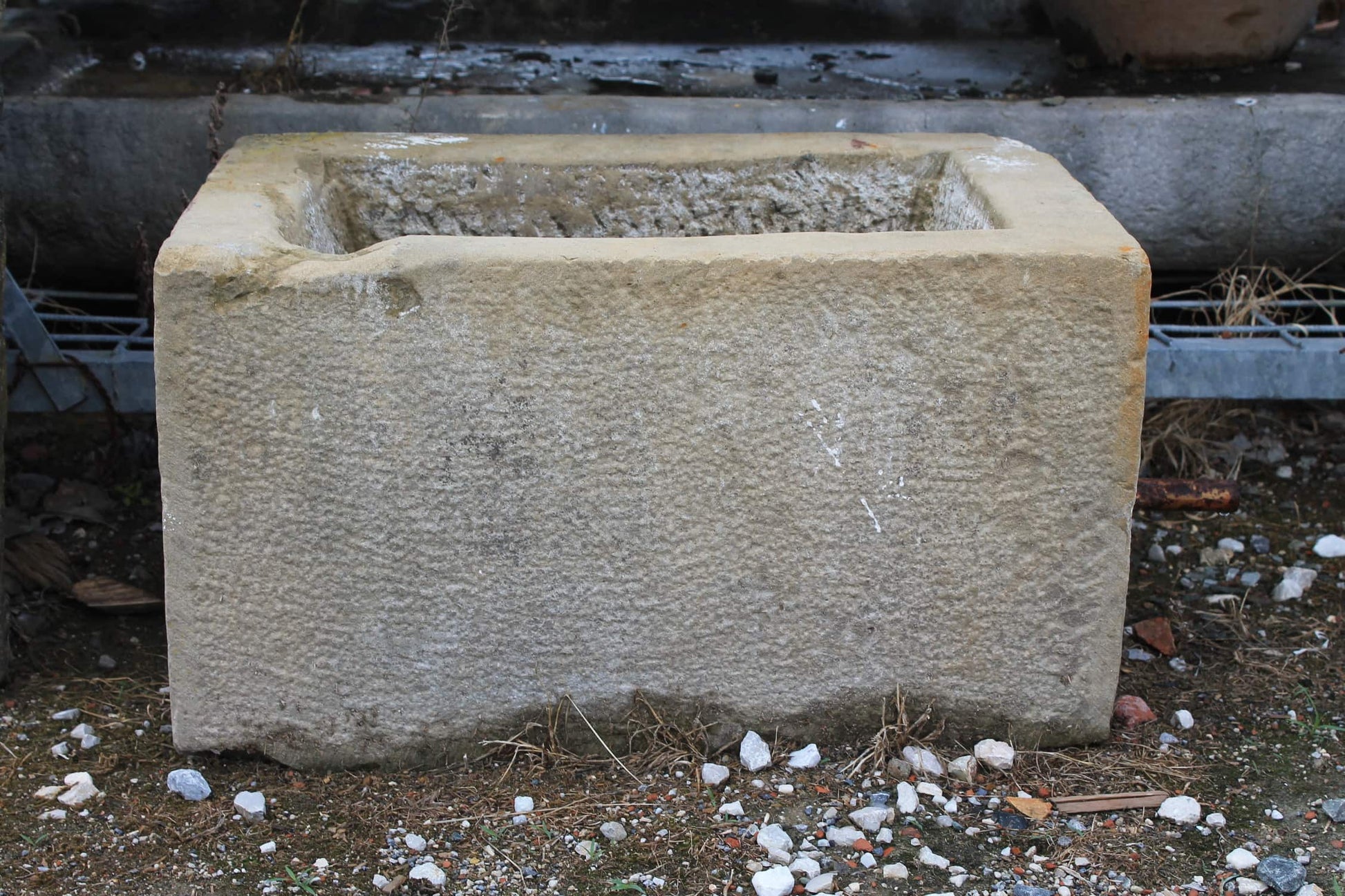 Antica vaschetta in pietra piccola 