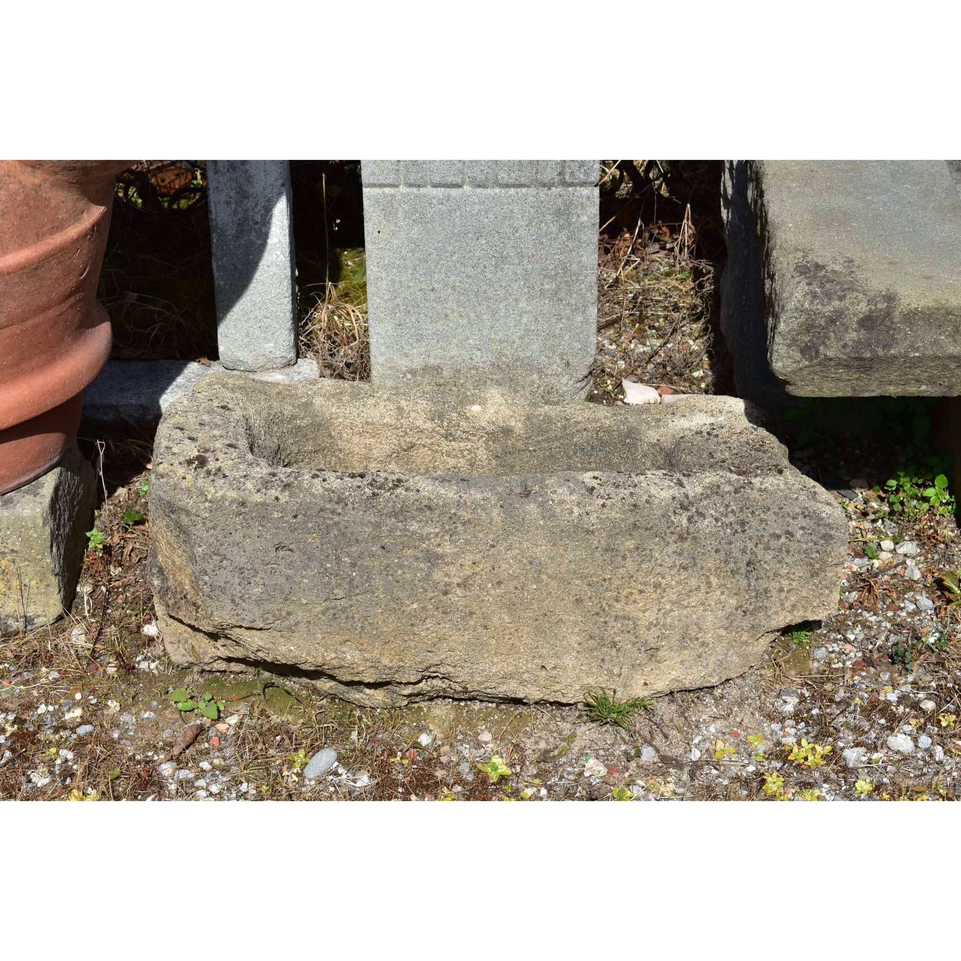 Antica vaschetta in pietra rustica 