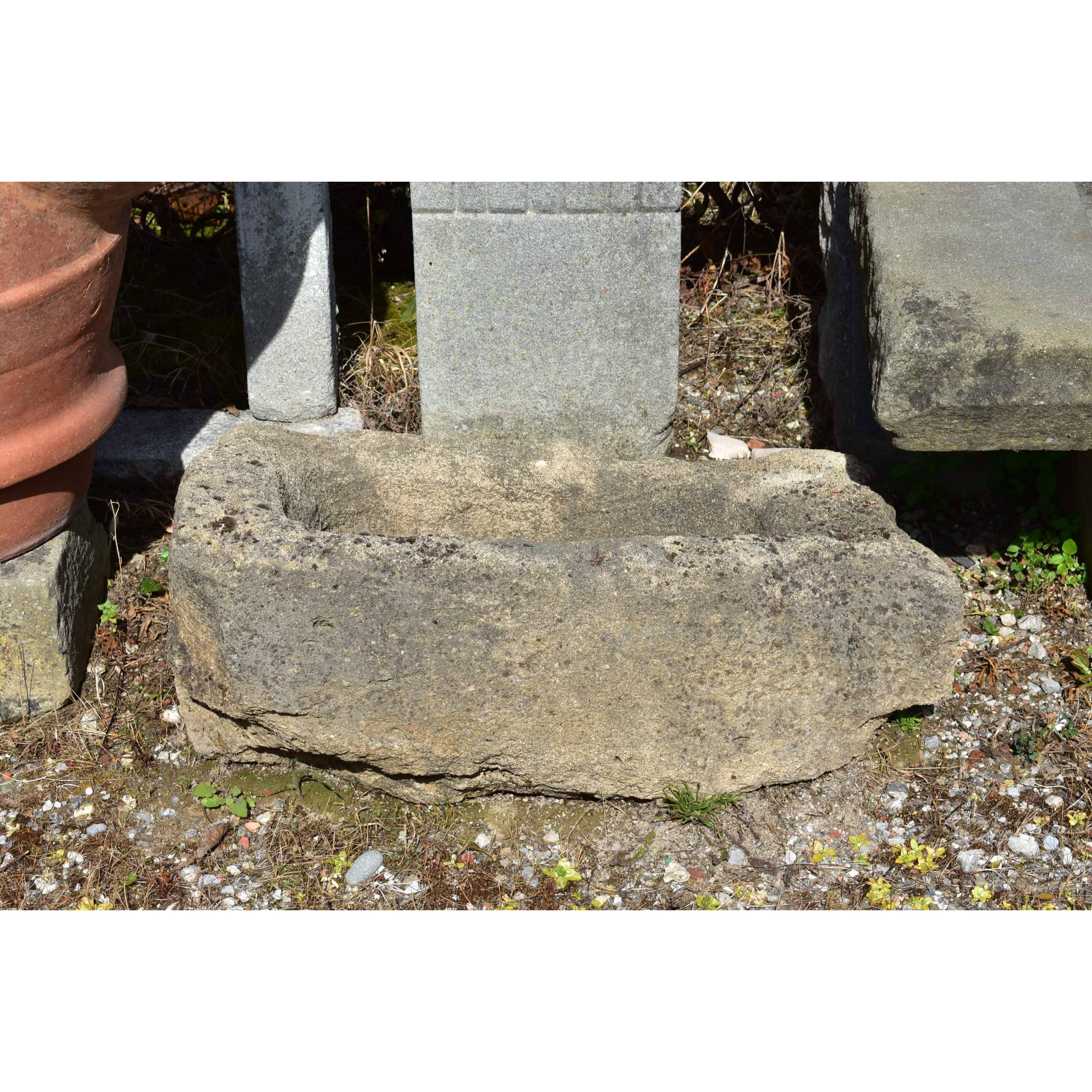 Antica vaschetta in pietra rustica 