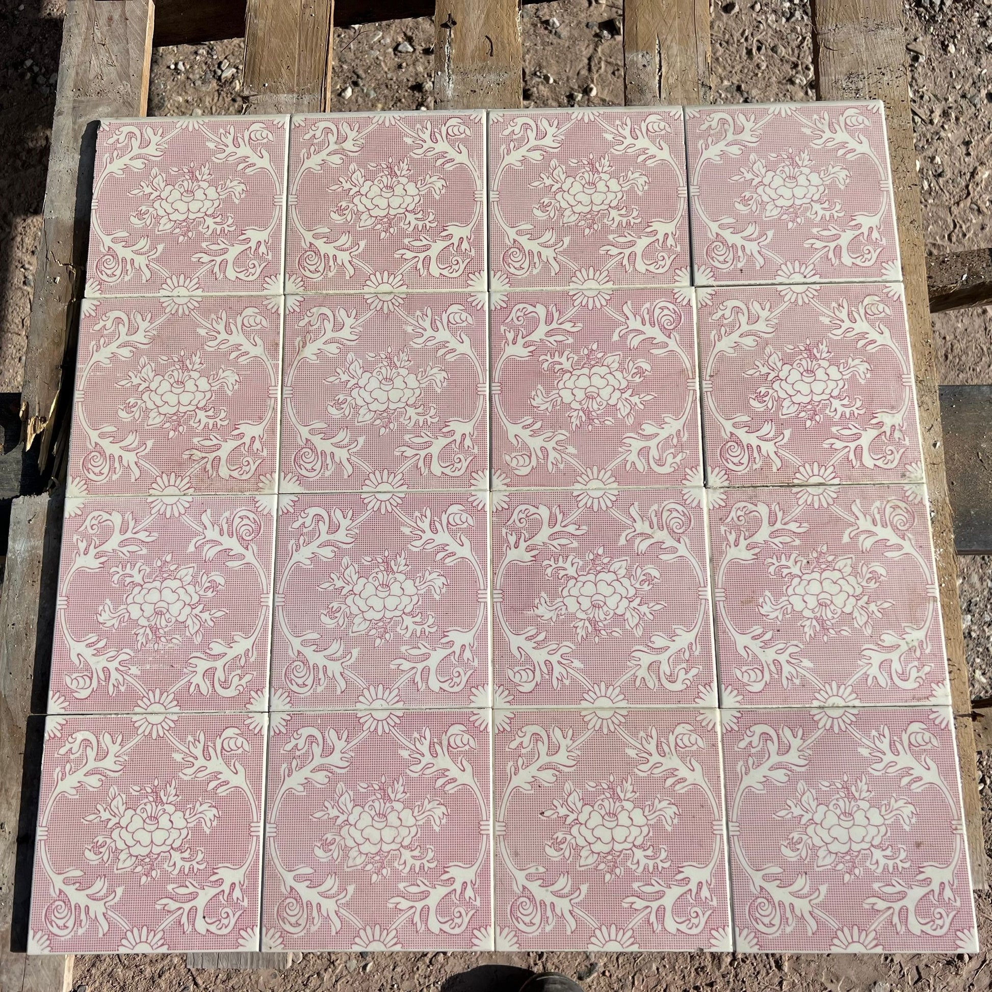Antiche mattonella rosa 