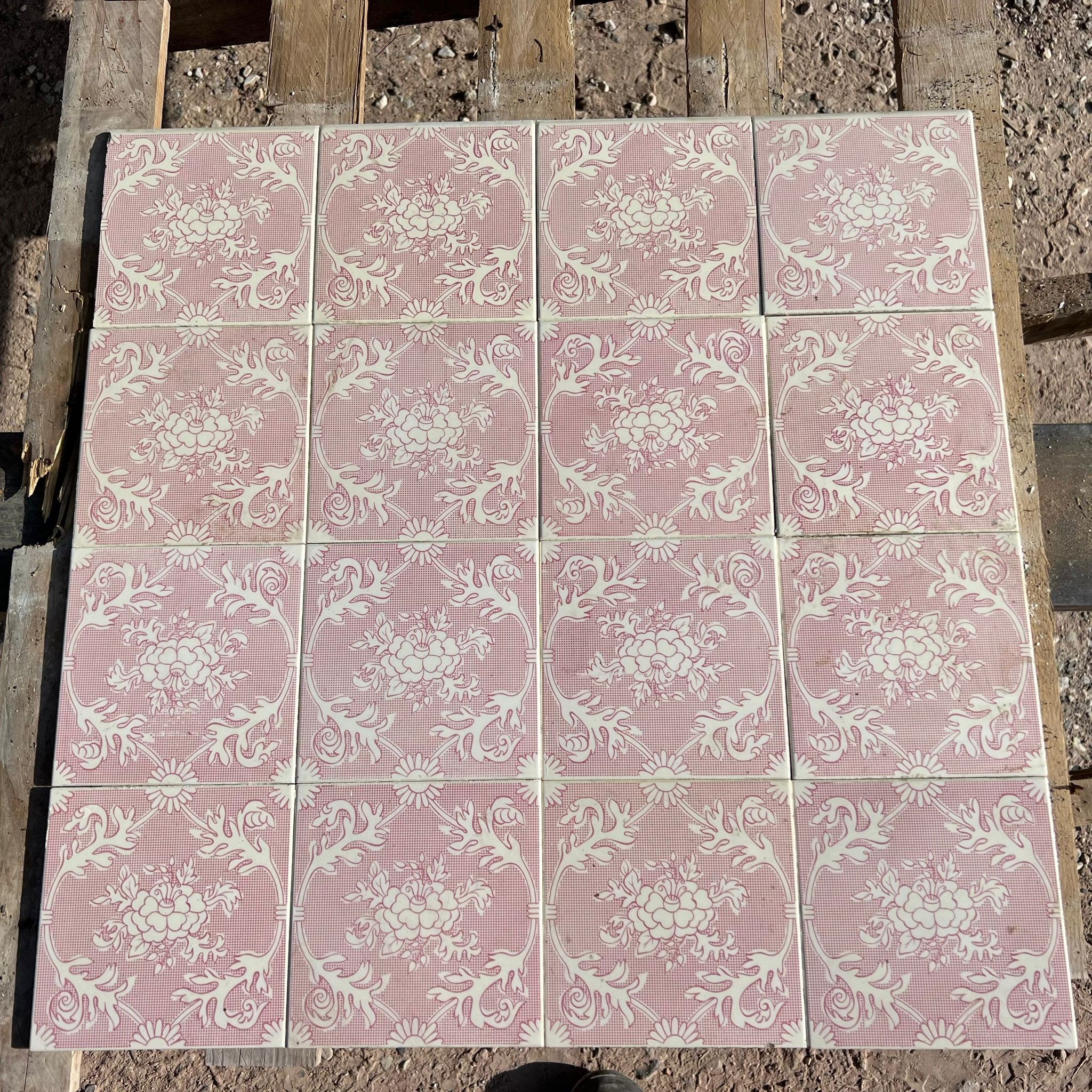 Antiche mattonella rosa 
