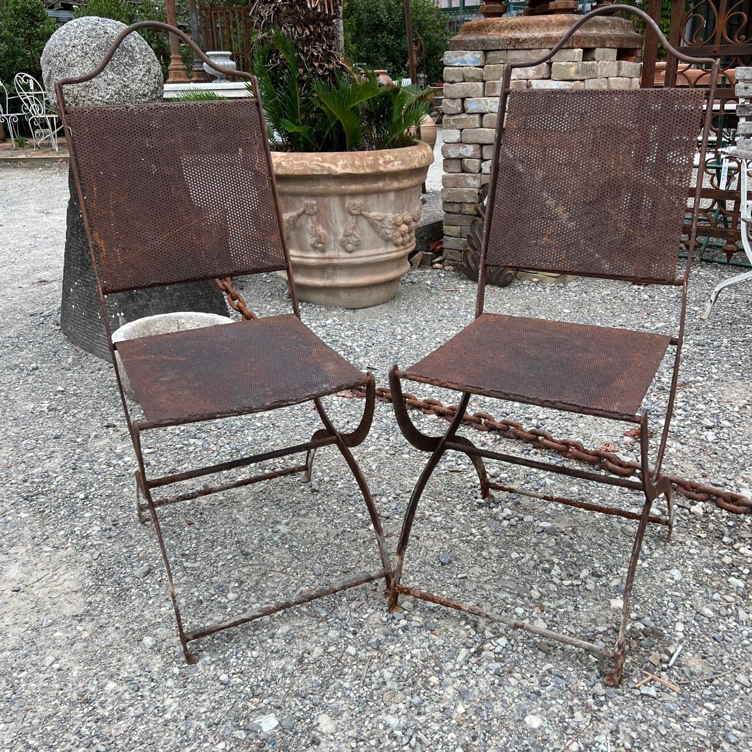 Antiche sedie in ferro 