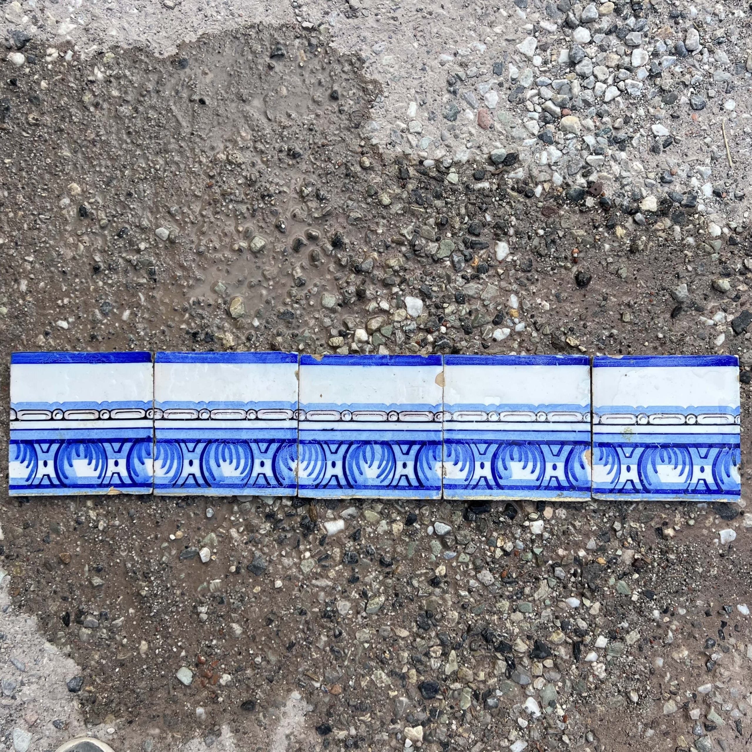 Antico bordo di azulejos 