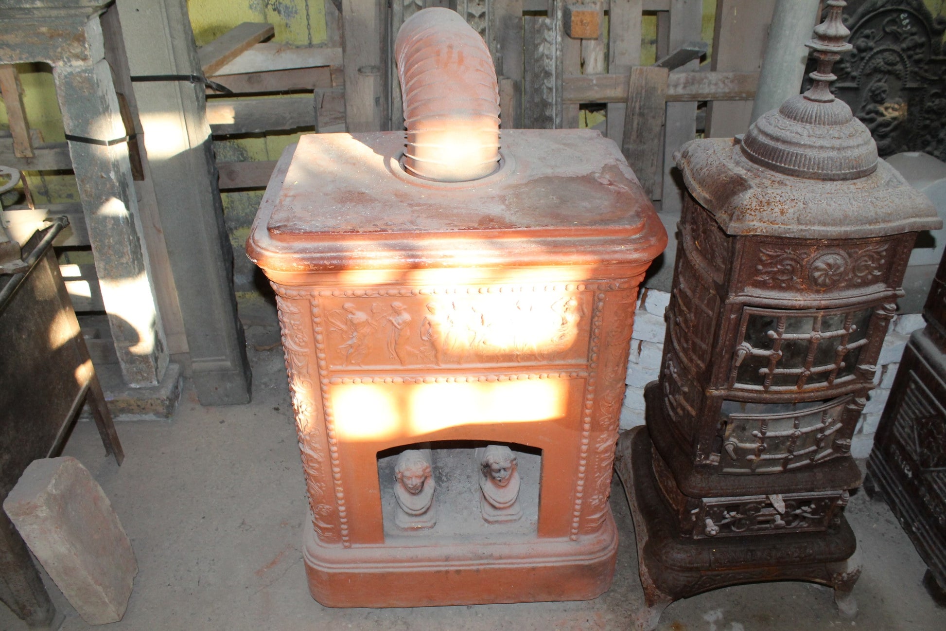 Antico caminetto in cotto