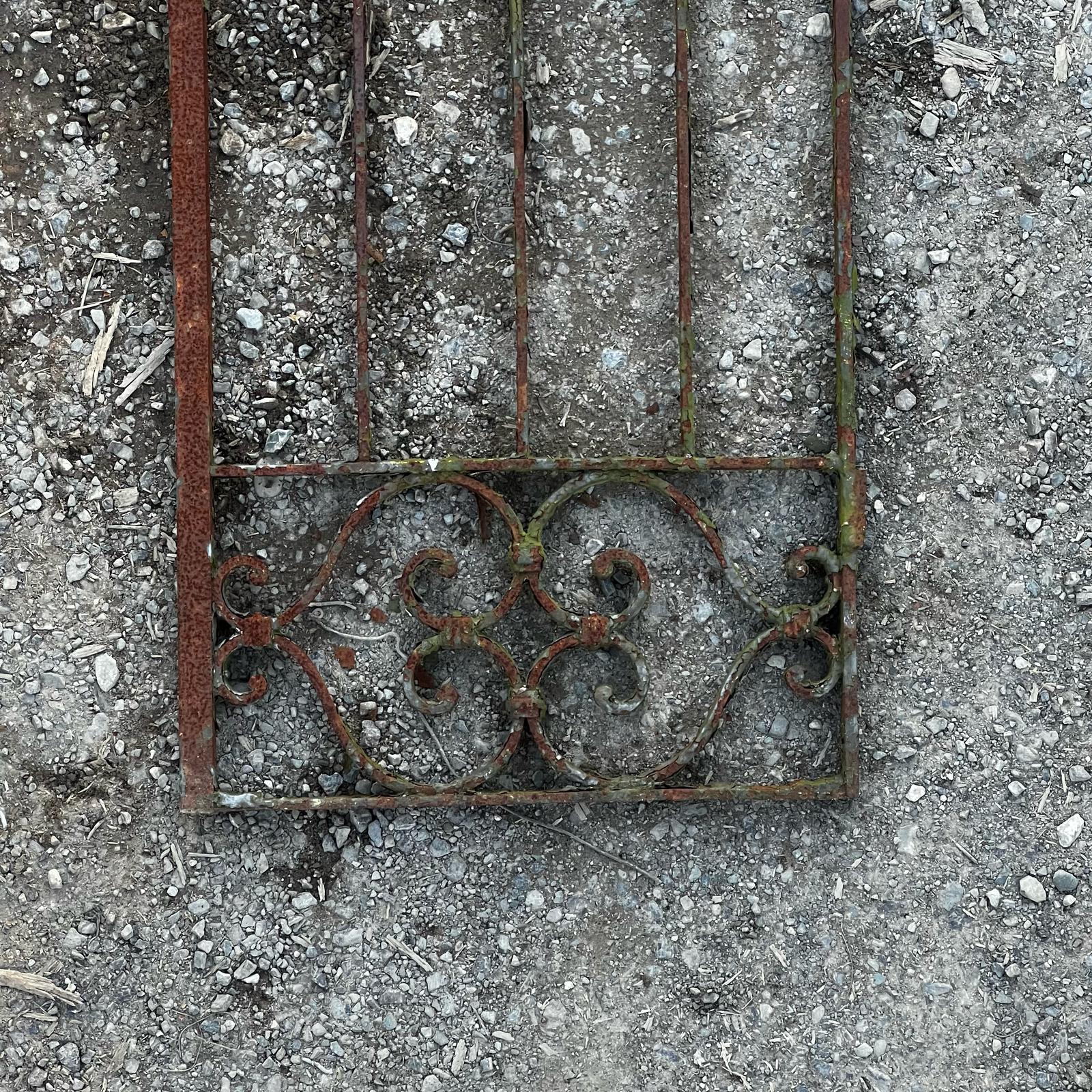 Antico cancelletto recuperato in ferro 