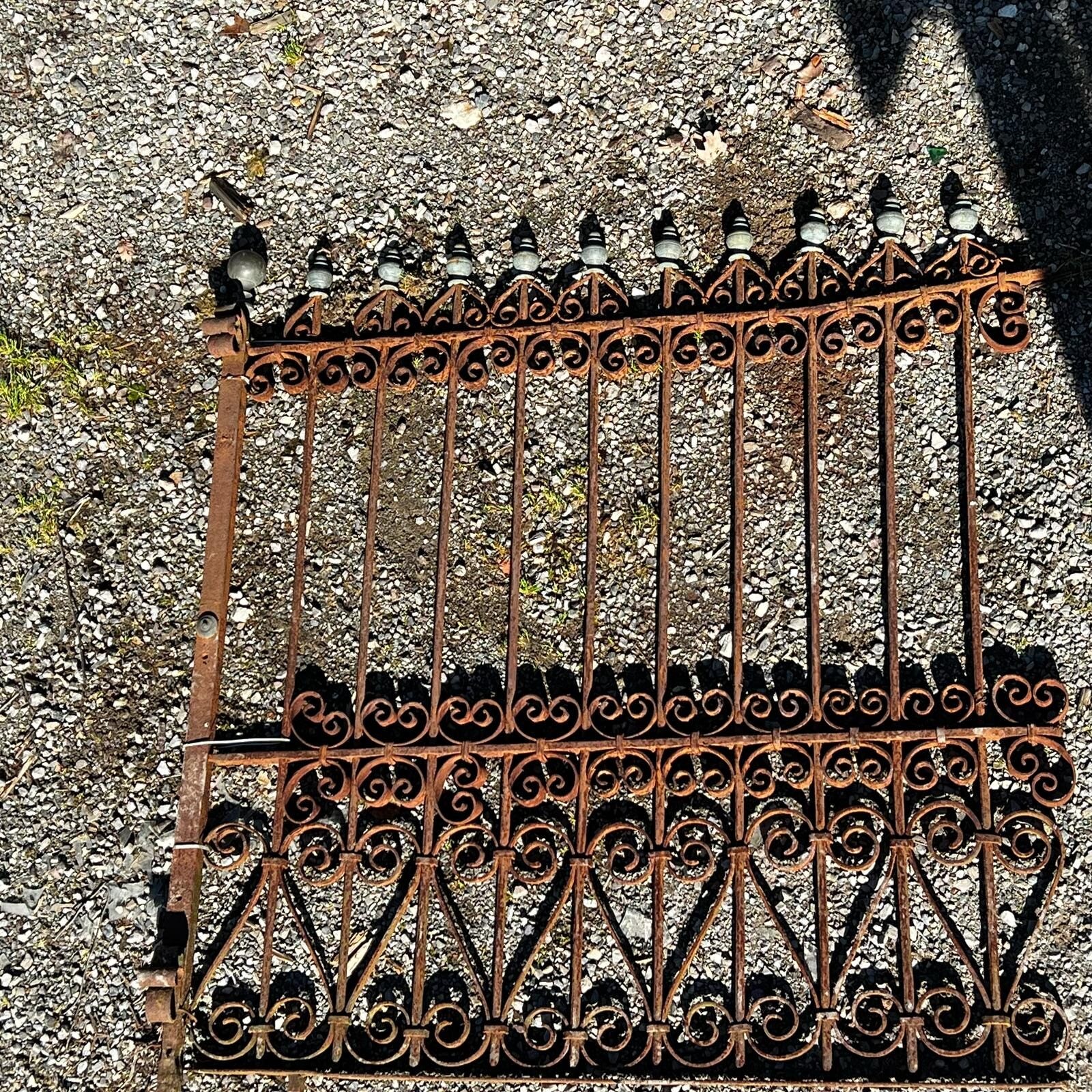 Antico cancellino in ferro recuperato