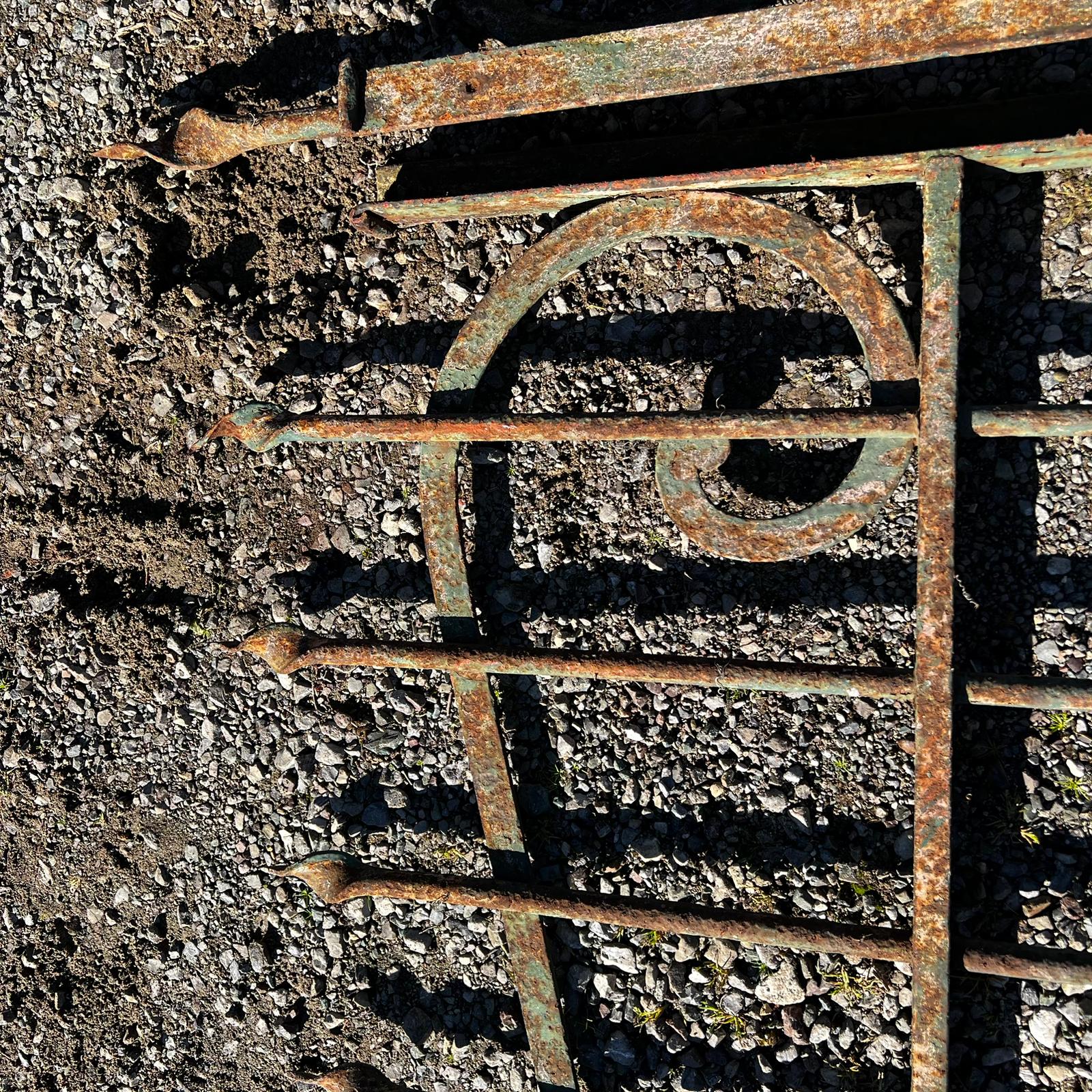 Antico cancello in ferro battuto 