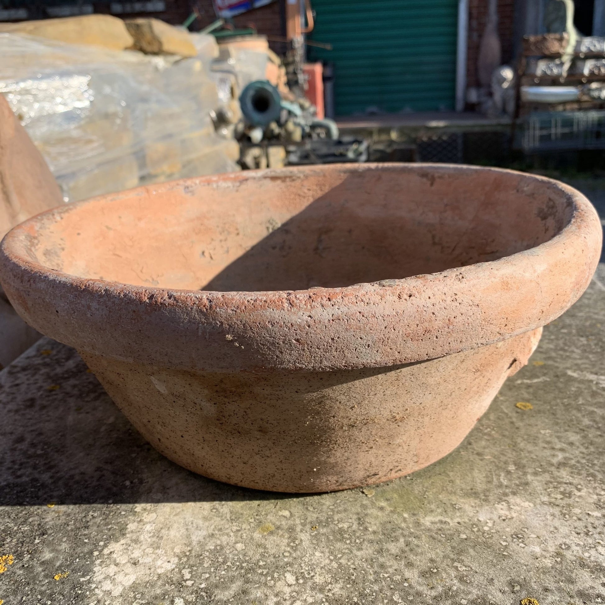 Antico e piccolo vaso 