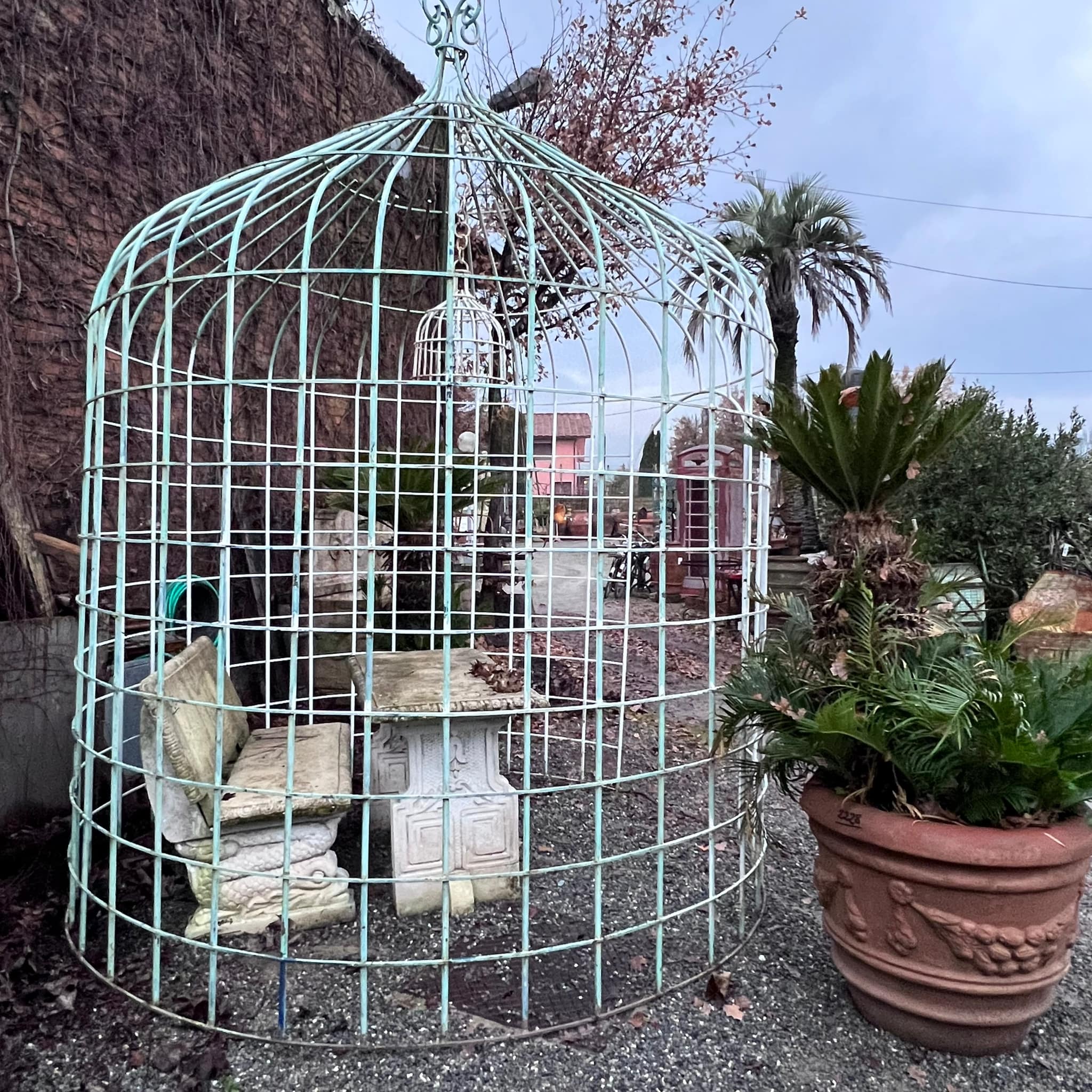 Antico gazebo in ferro 
