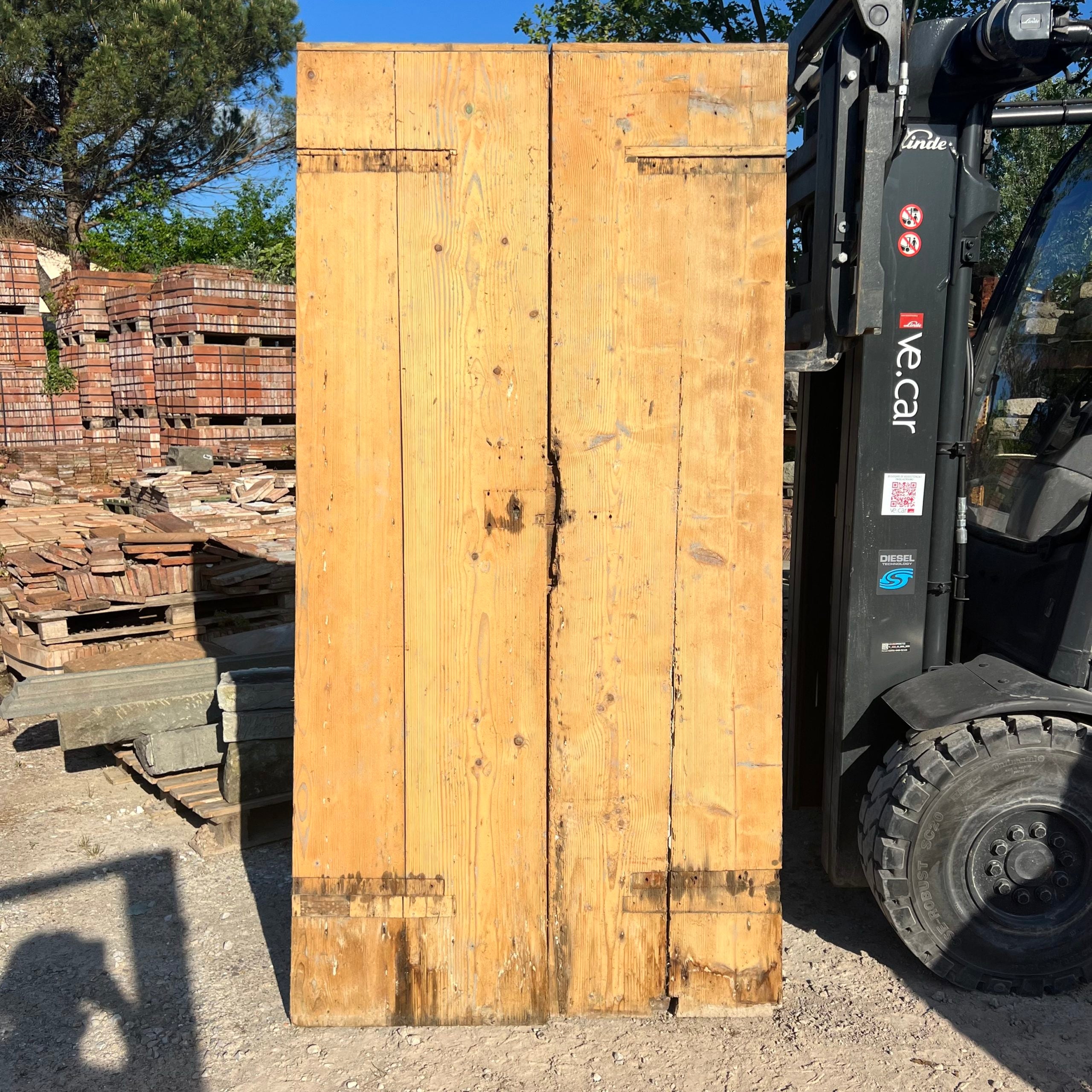 Antico portoncino in legno 