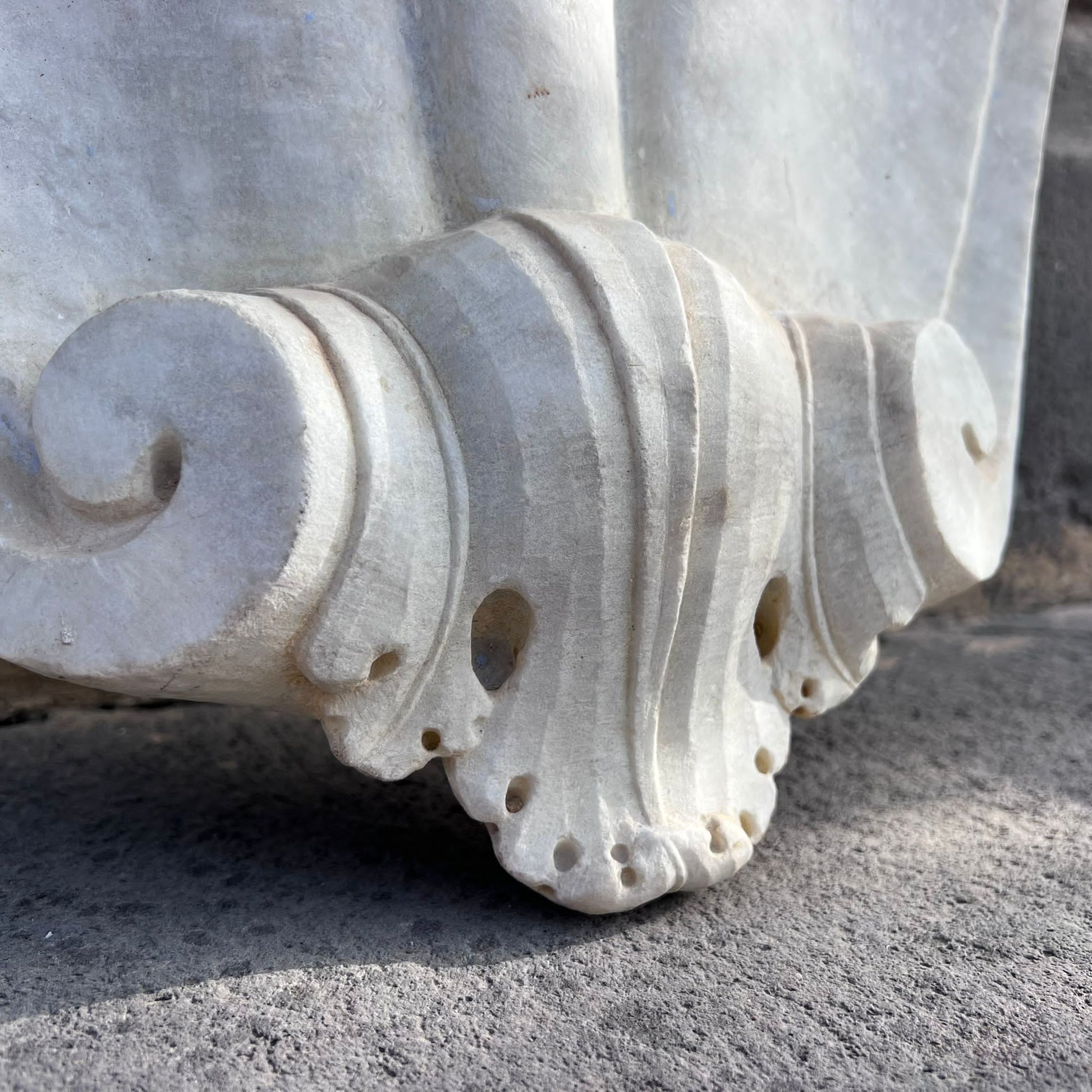 Antico stemma in marmo 