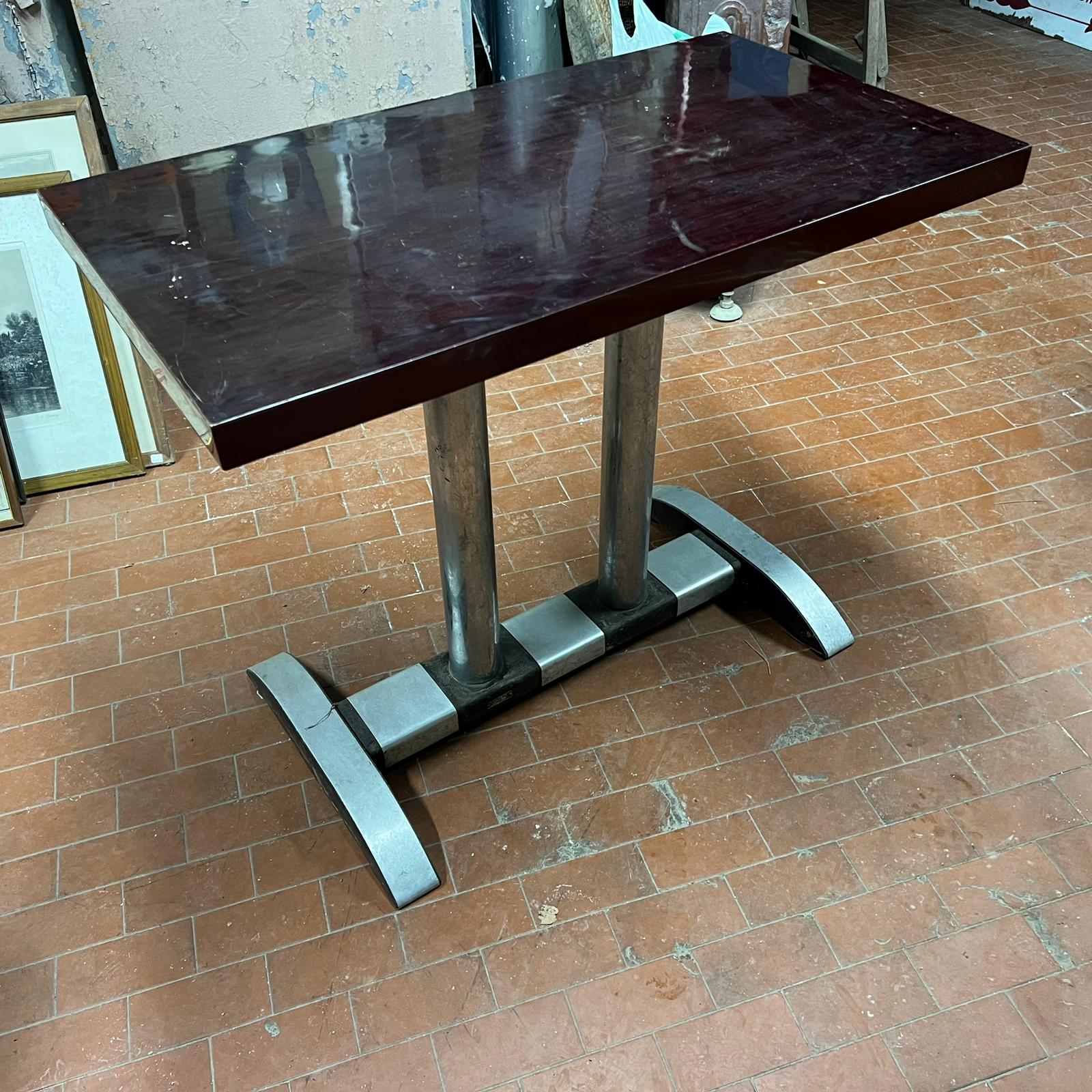 Antico tavolo da bar 