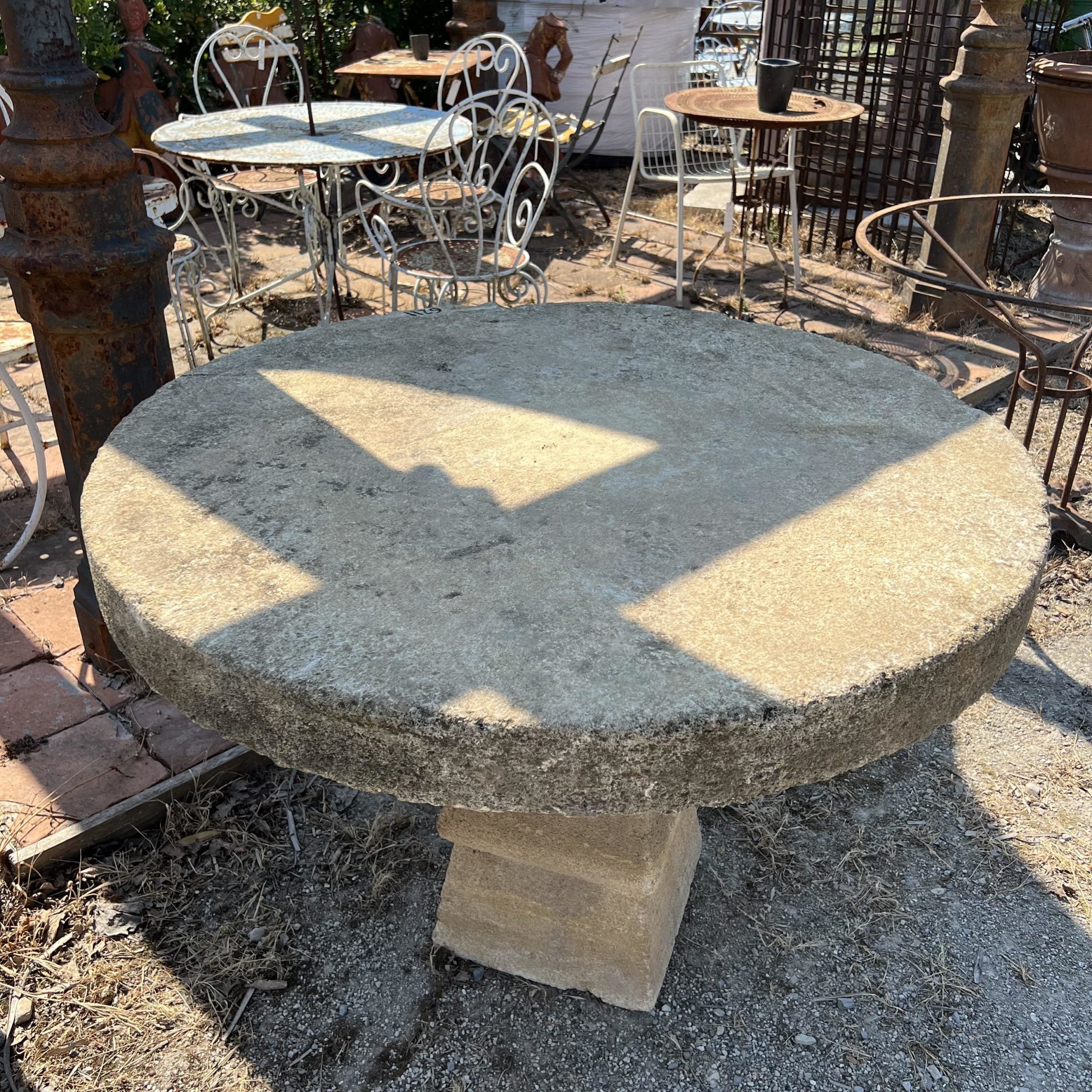 Antico tavolo in pietra 