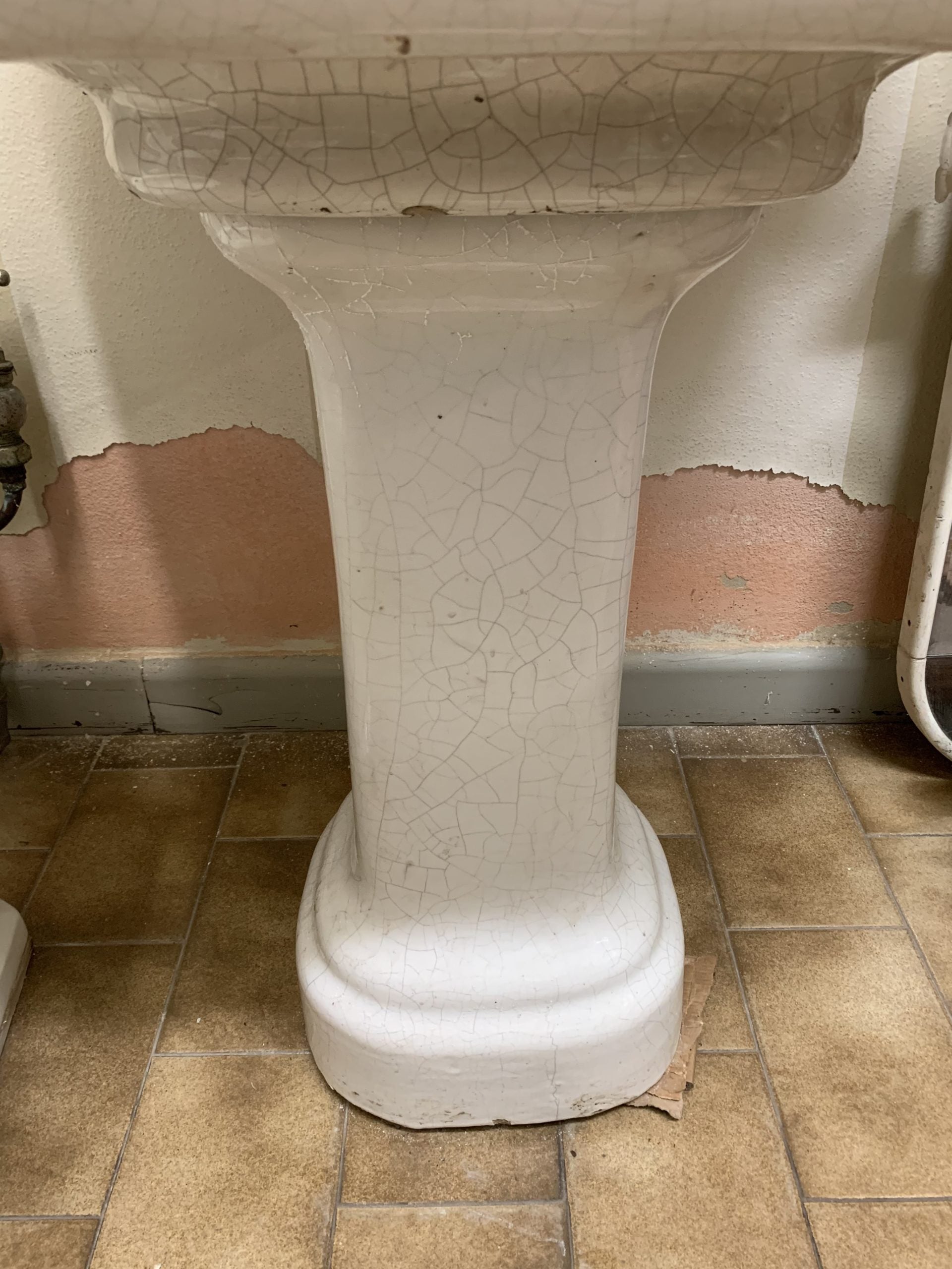 Base lavandino in ceramica 