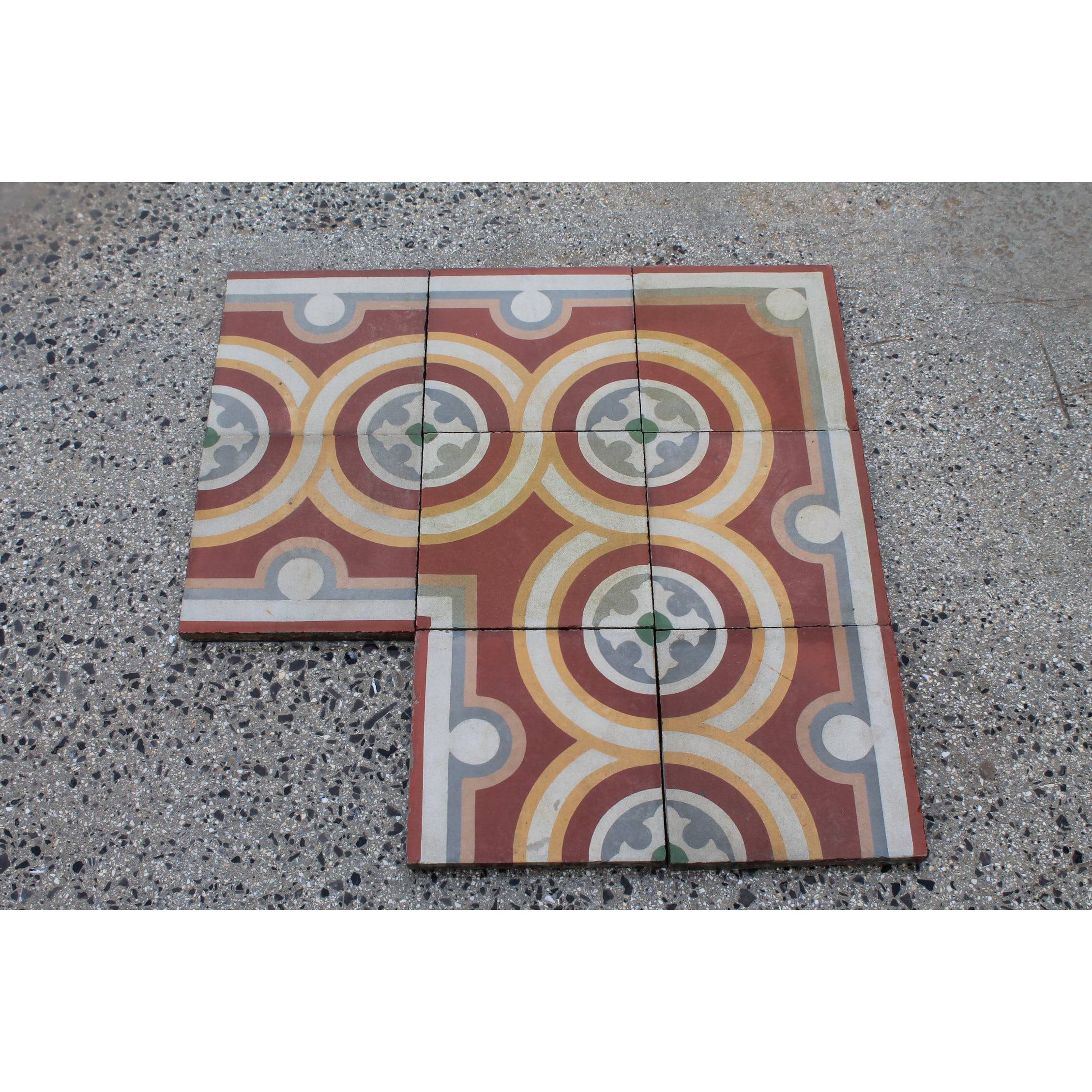 Bordo in pastina con disegno geometrico