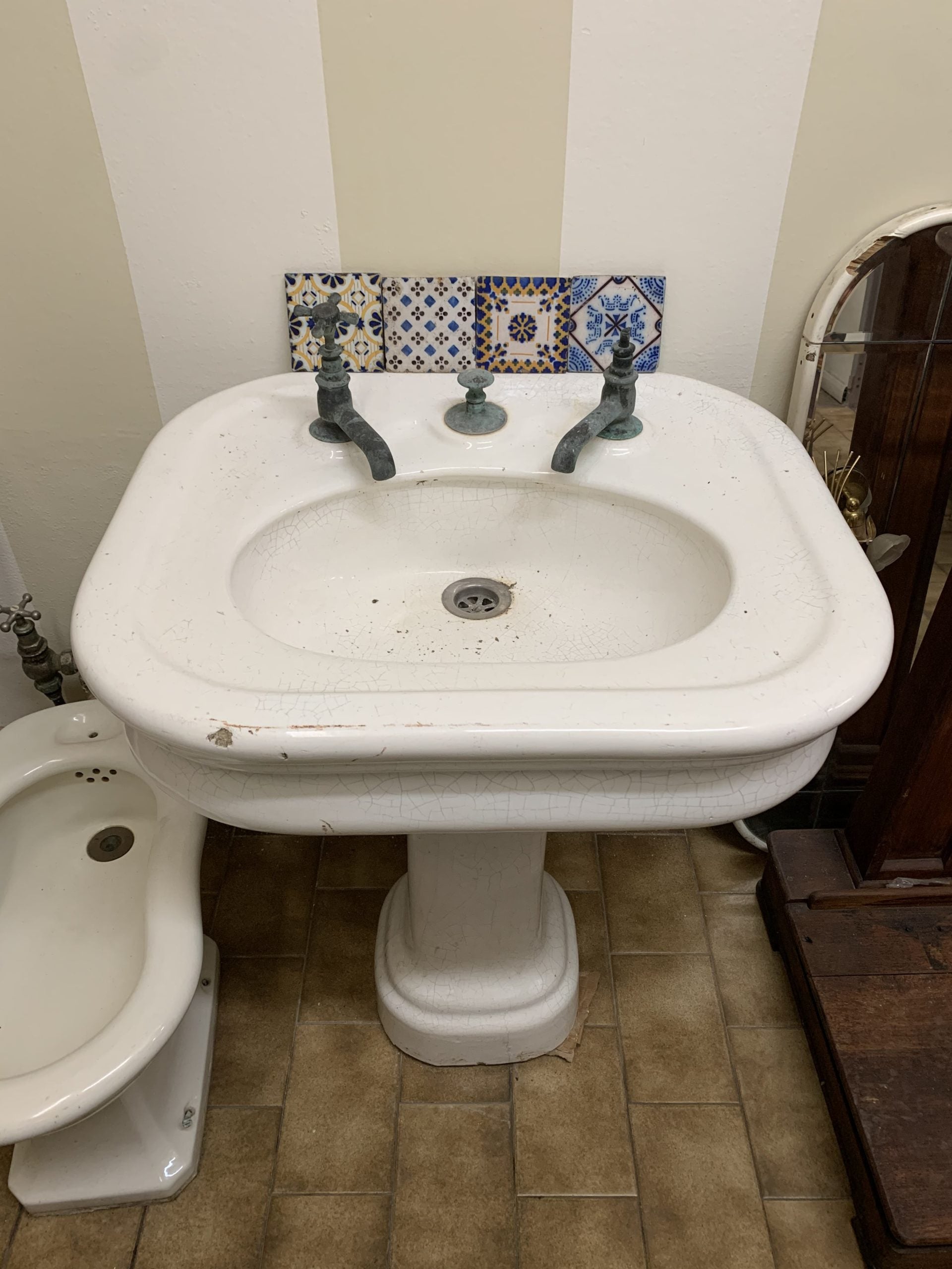 Buca lavandino in ceramica 