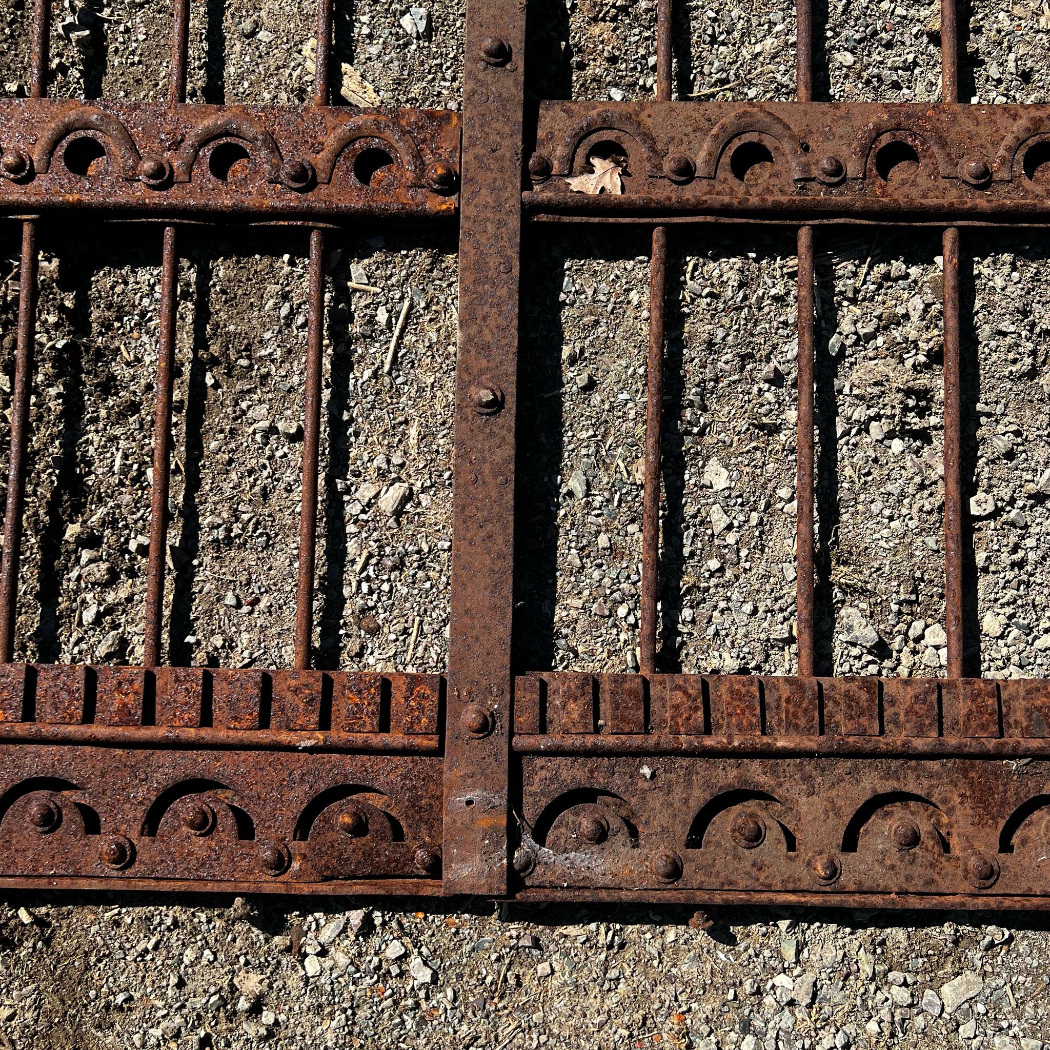 Cancello di ferro antico 