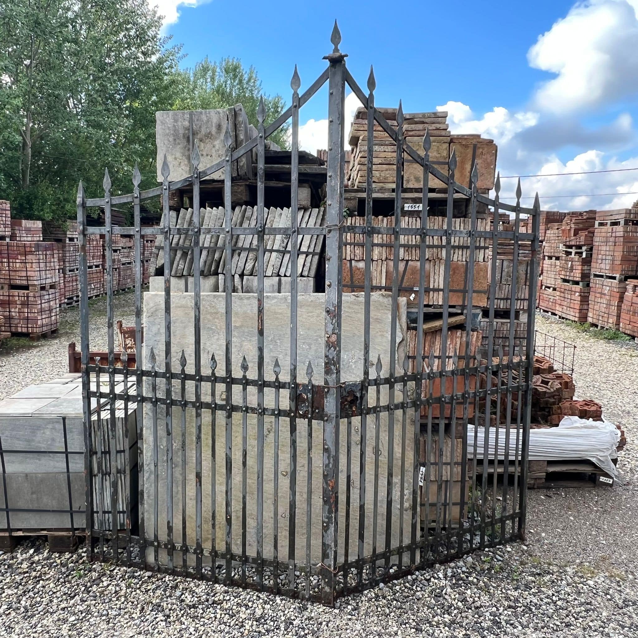 cancello vecchio di ferro 