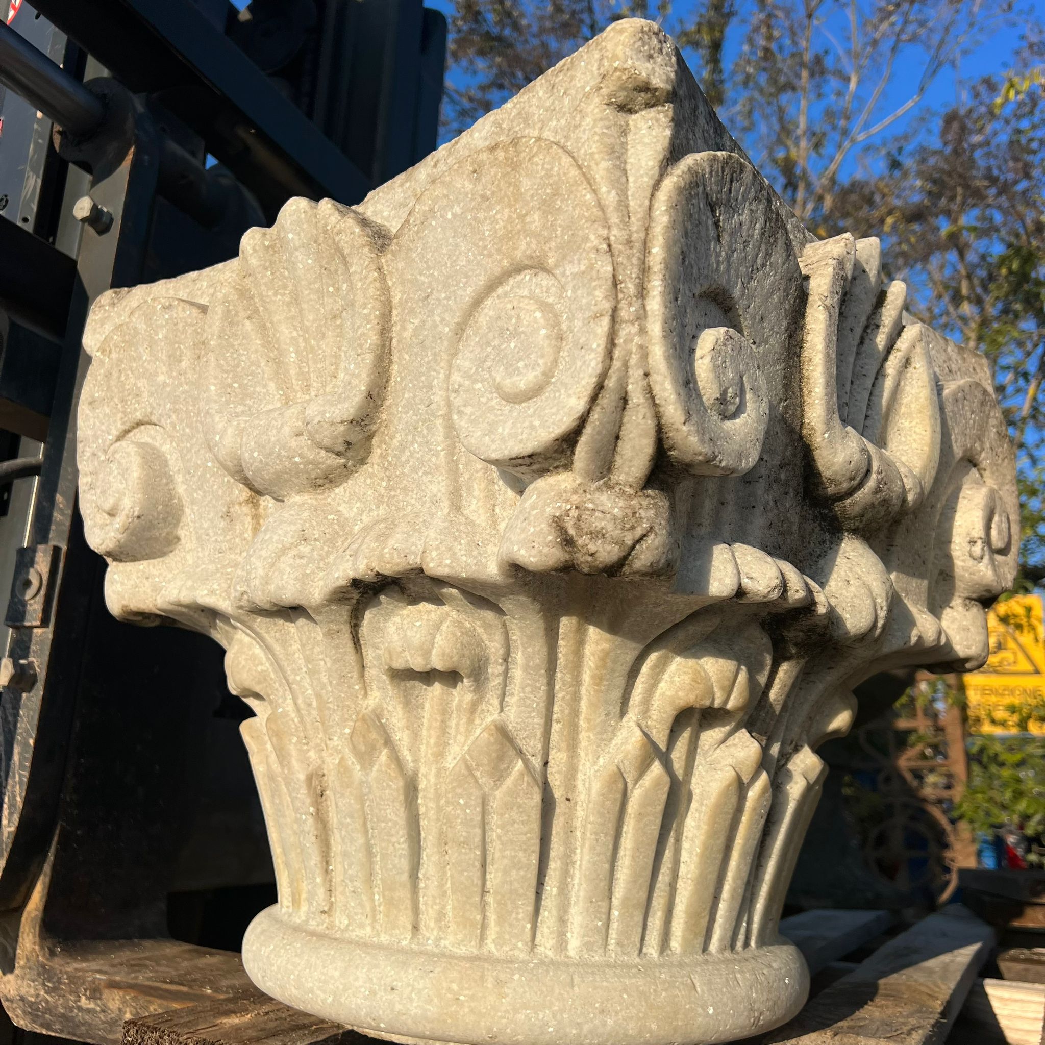 Capitelli in marmo 45x45 per pilastri