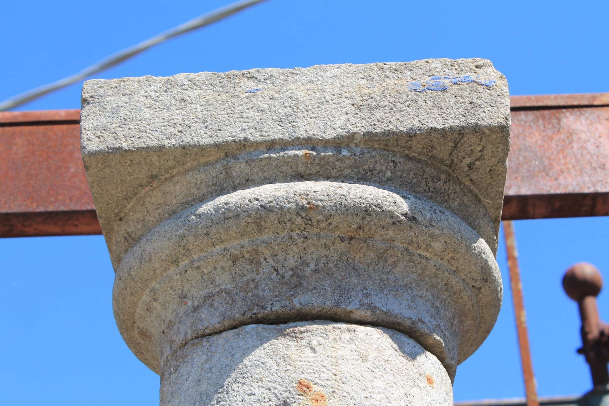 Capitelli in pietra semplice 