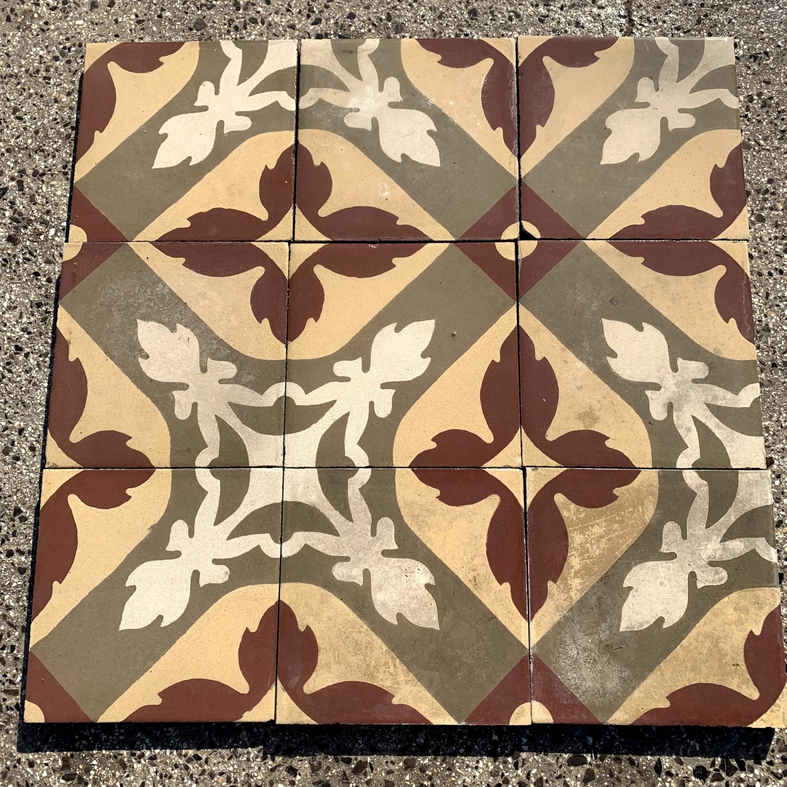 Cementina con fiori bianchi e rossi 