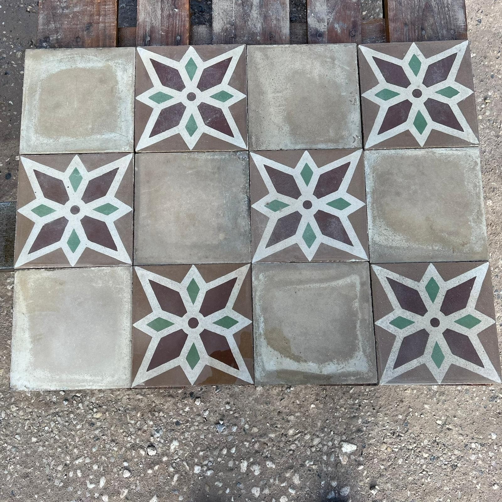 Cementina decorata e tinta unita