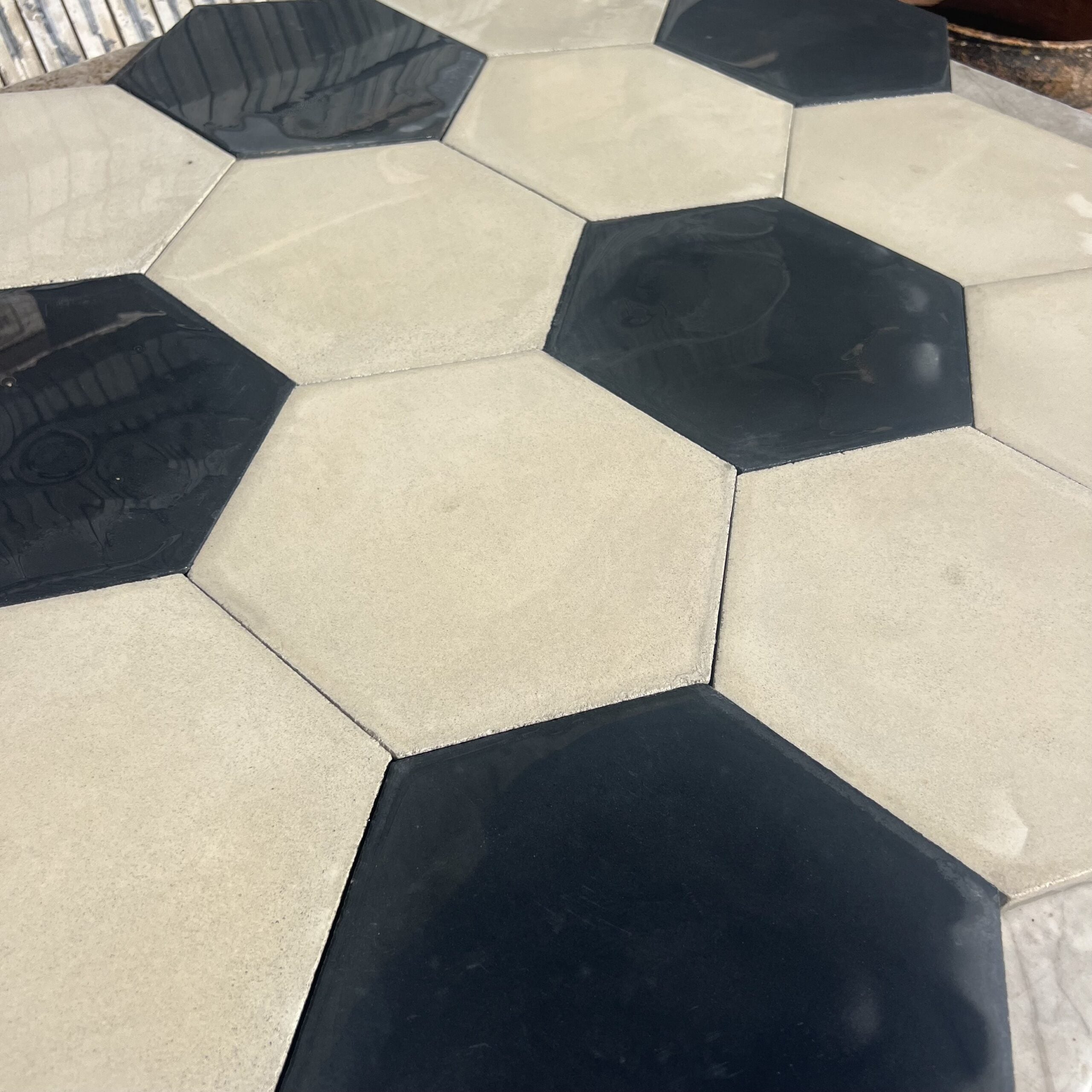 Cementine esagonali bianche e nere