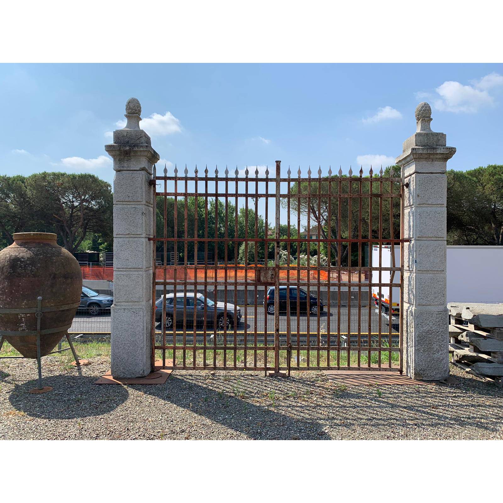 Colonne in granito