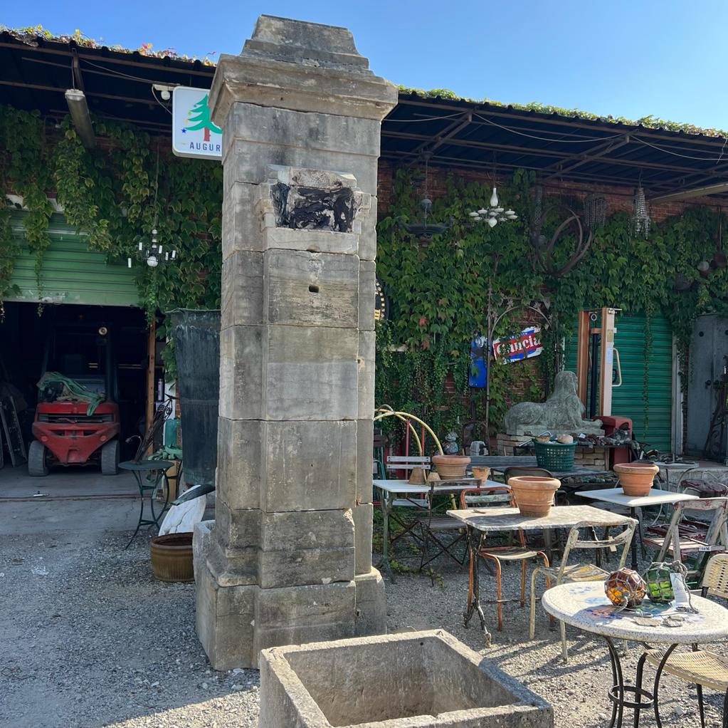 Colonne in pietra antiche