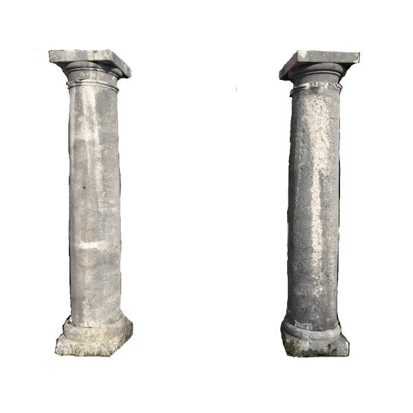 Colonne in pietra vecchie 