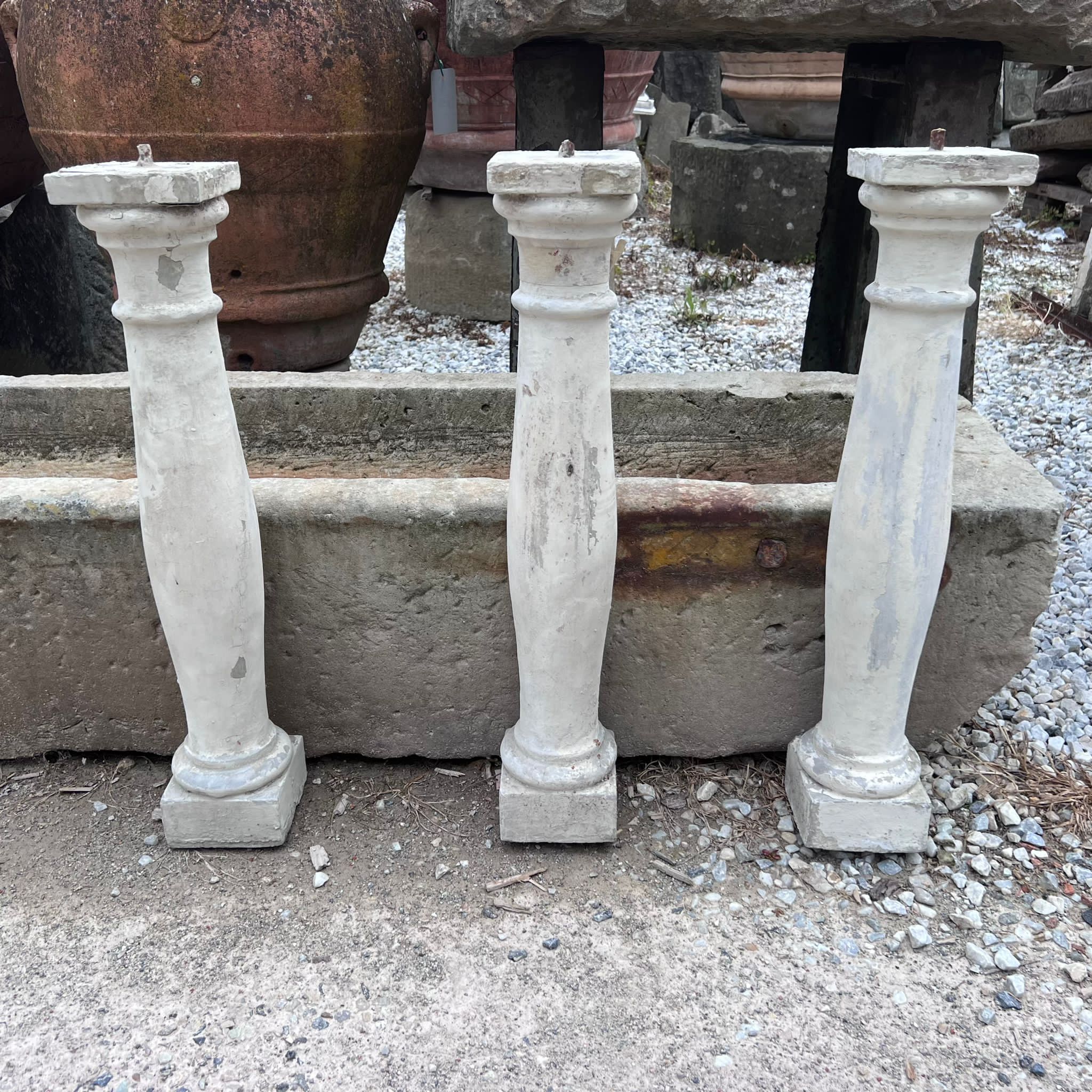 colonnini in cemento 