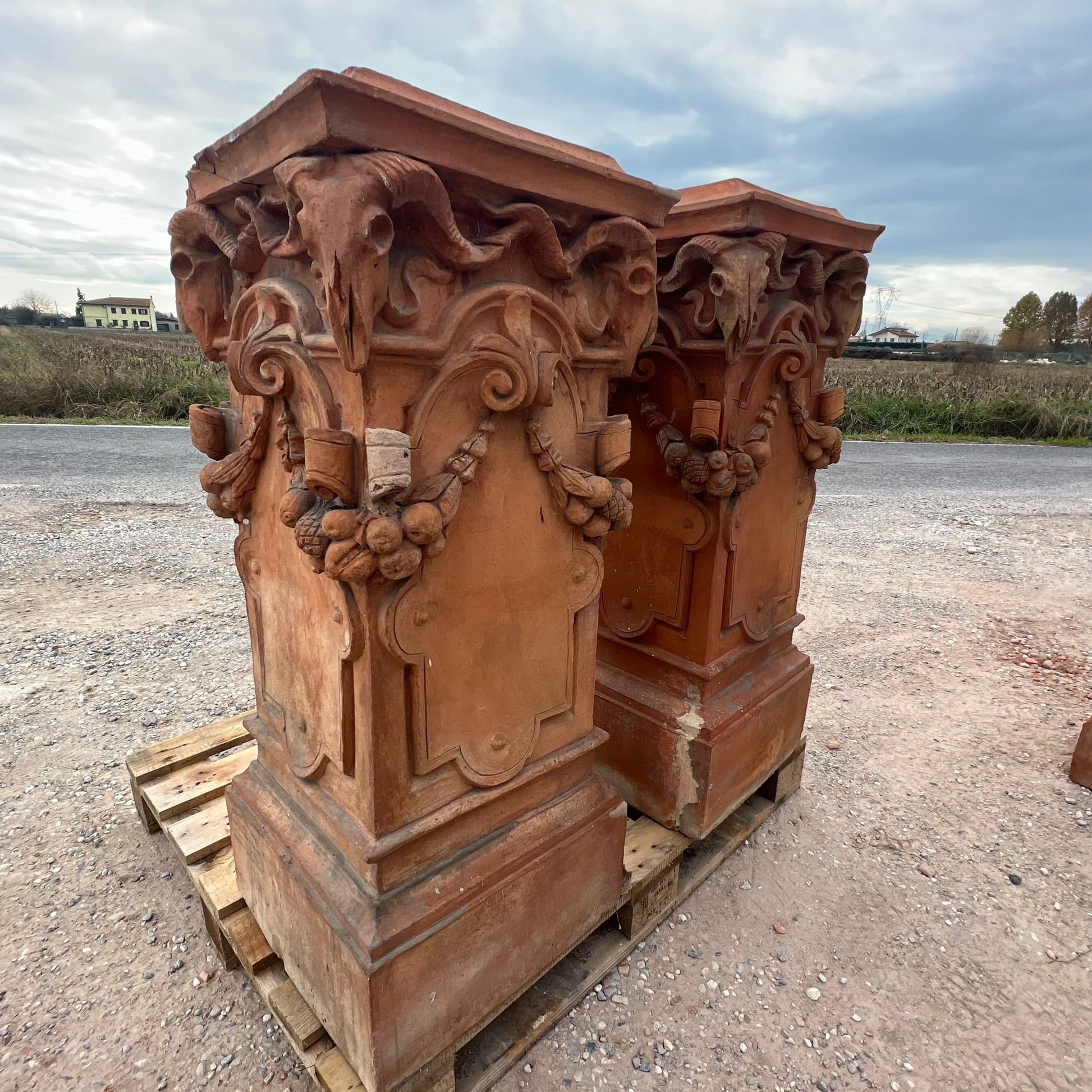 Coppia di basi in terracotta 