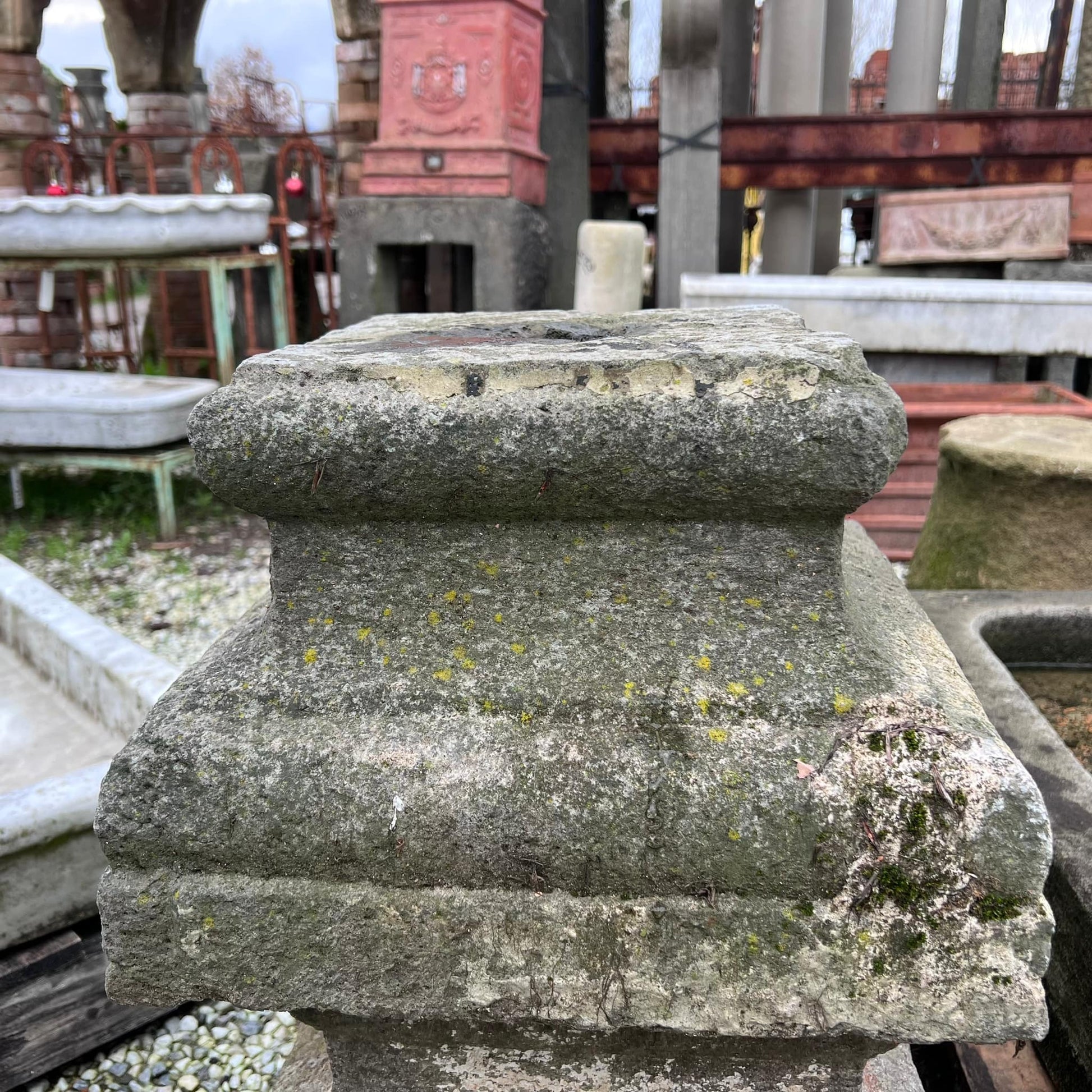 Coppia di capitelli 