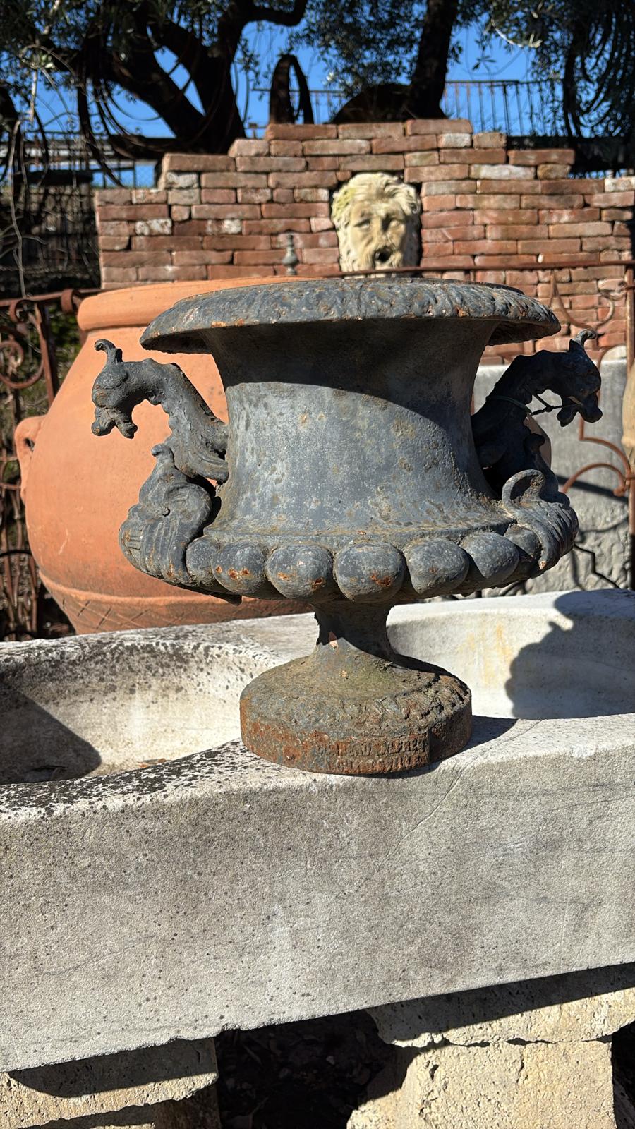 Coppia di coppe decorate dettaglio 